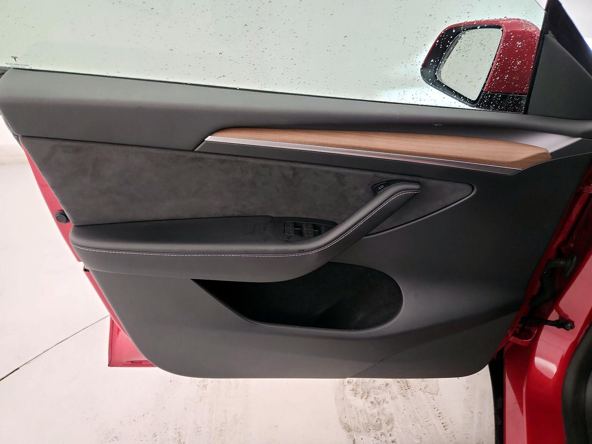 Thumbnail: 2023 Tesla Model Y - 12