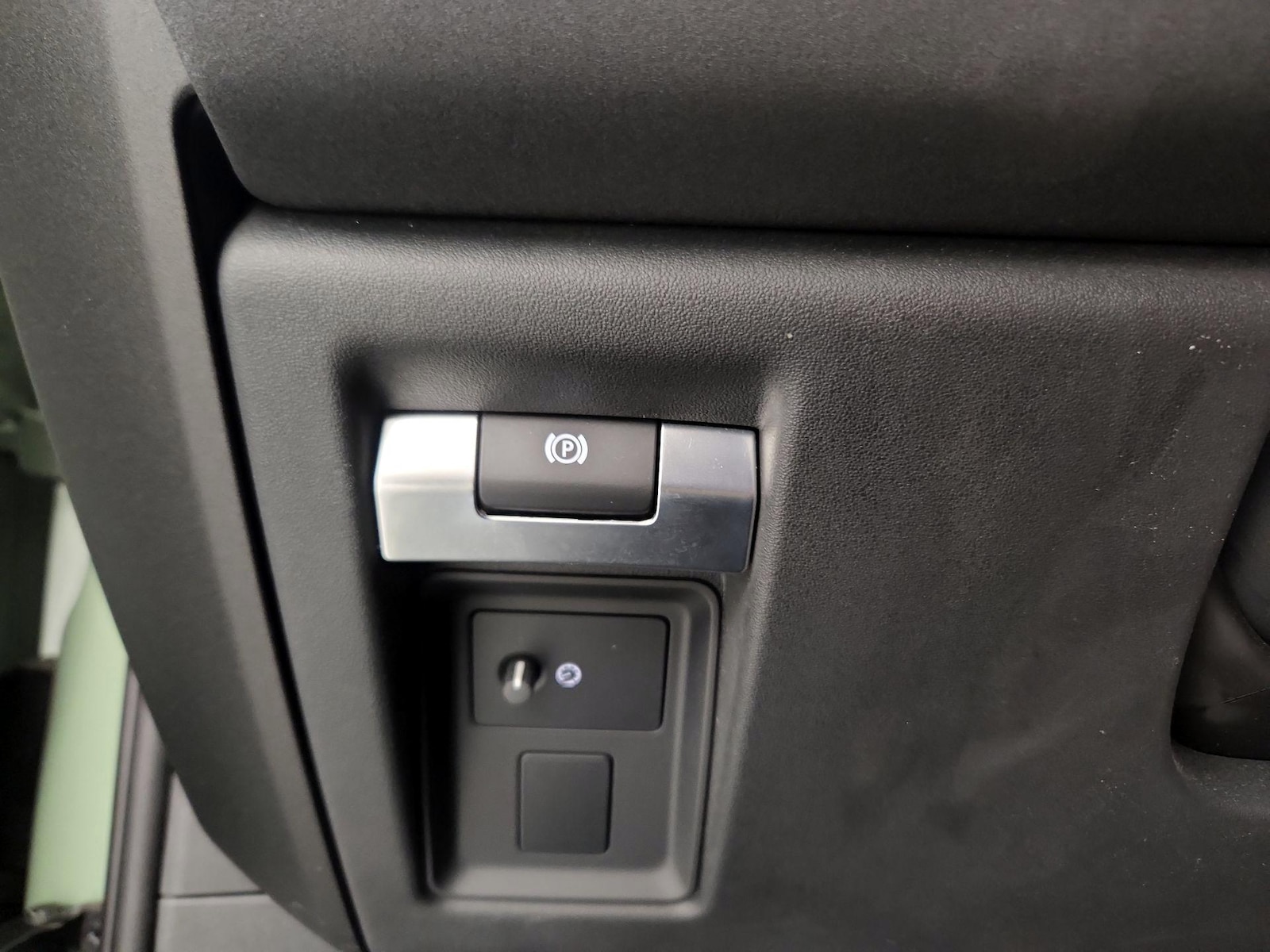 2023 Land Rover Defender 75th Edition - Photo 14