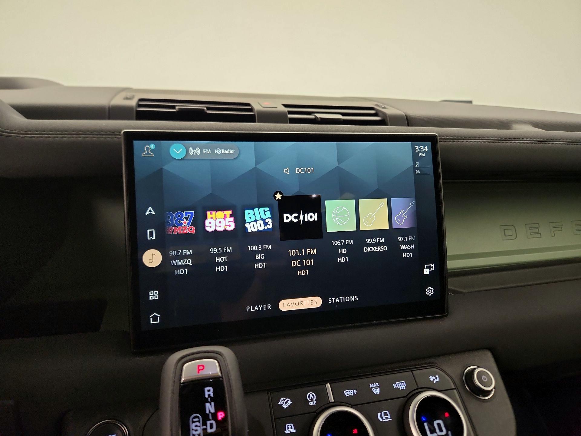 Thumbnail: 2023 Land Rover Defender - 16