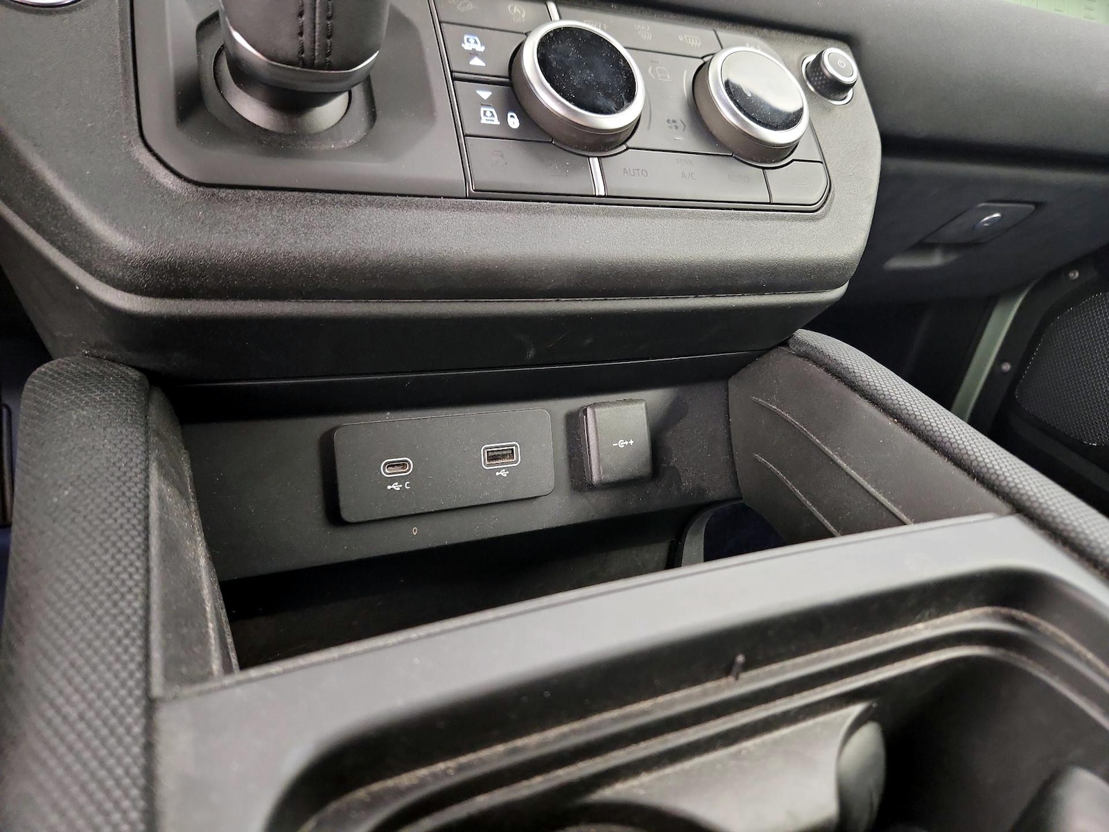 2023 Land Rover Defender 75th Edition - Photo 20