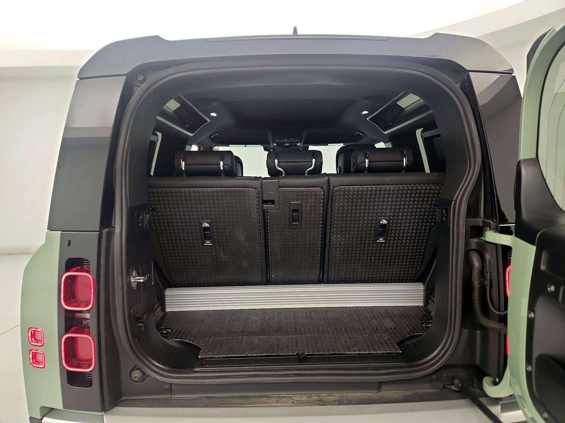 Thumbnail: 2023 Land Rover Defender - 20