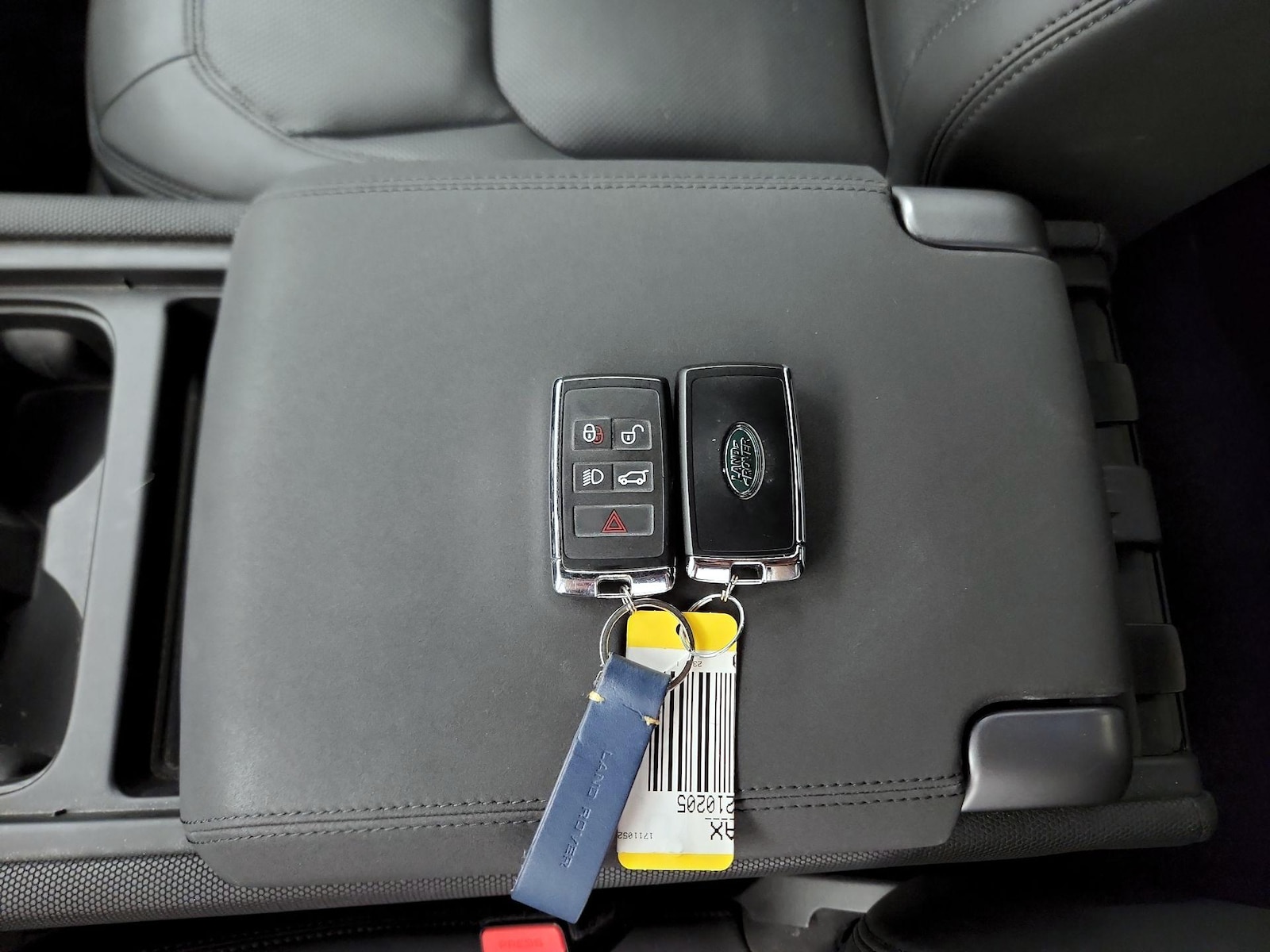 2023 Land Rover Defender 75th Edition - Photo 24