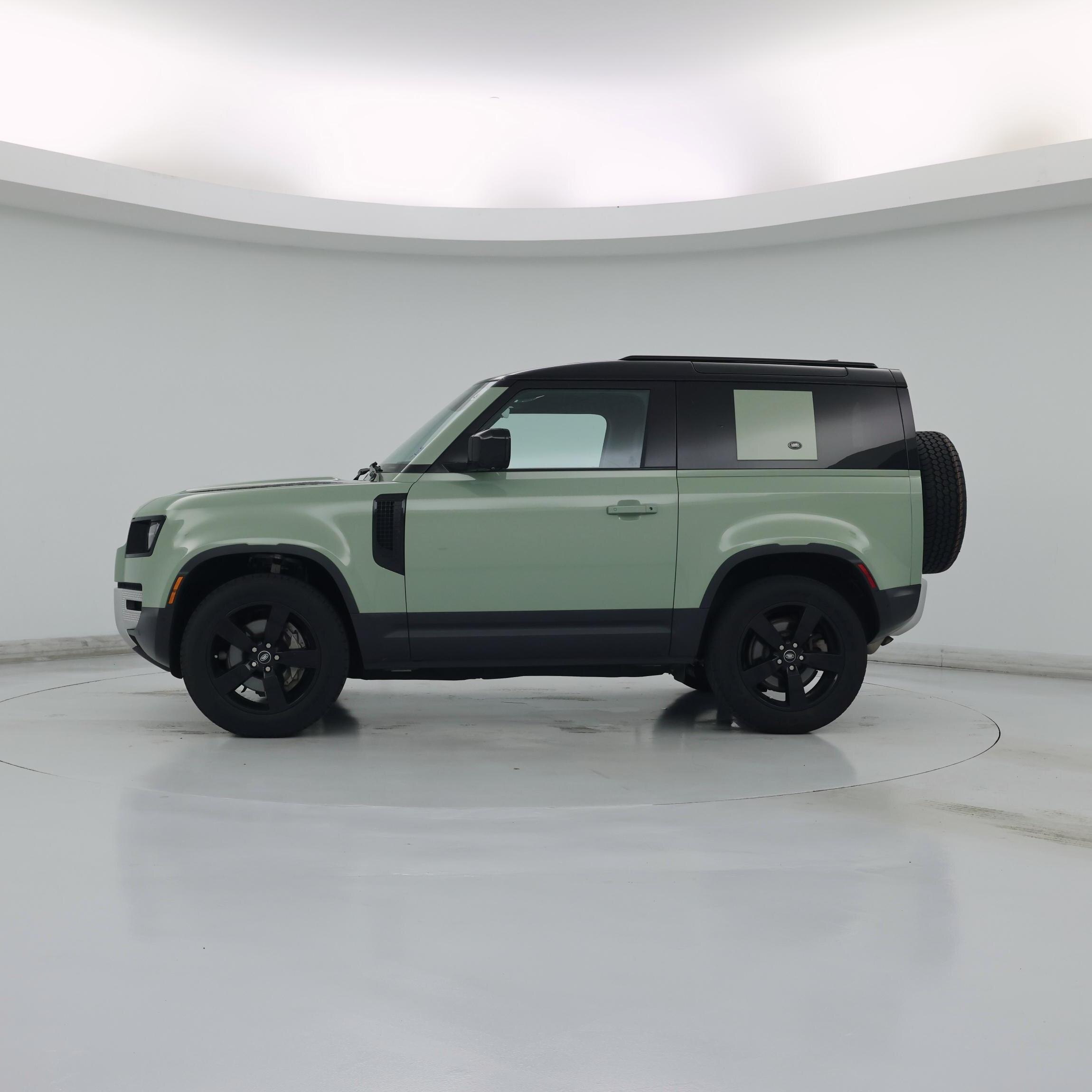 Thumbnail: 2023 Land Rover Defender - 3