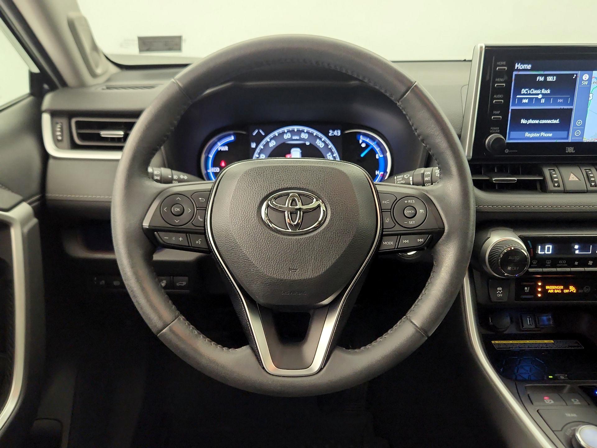 Thumbnail: 2020 Toyota RAV4 - 10