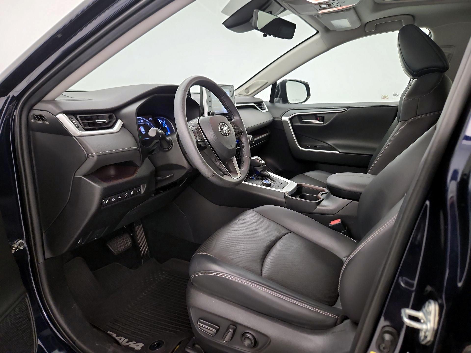 Thumbnail: 2020 Toyota RAV4 - 11