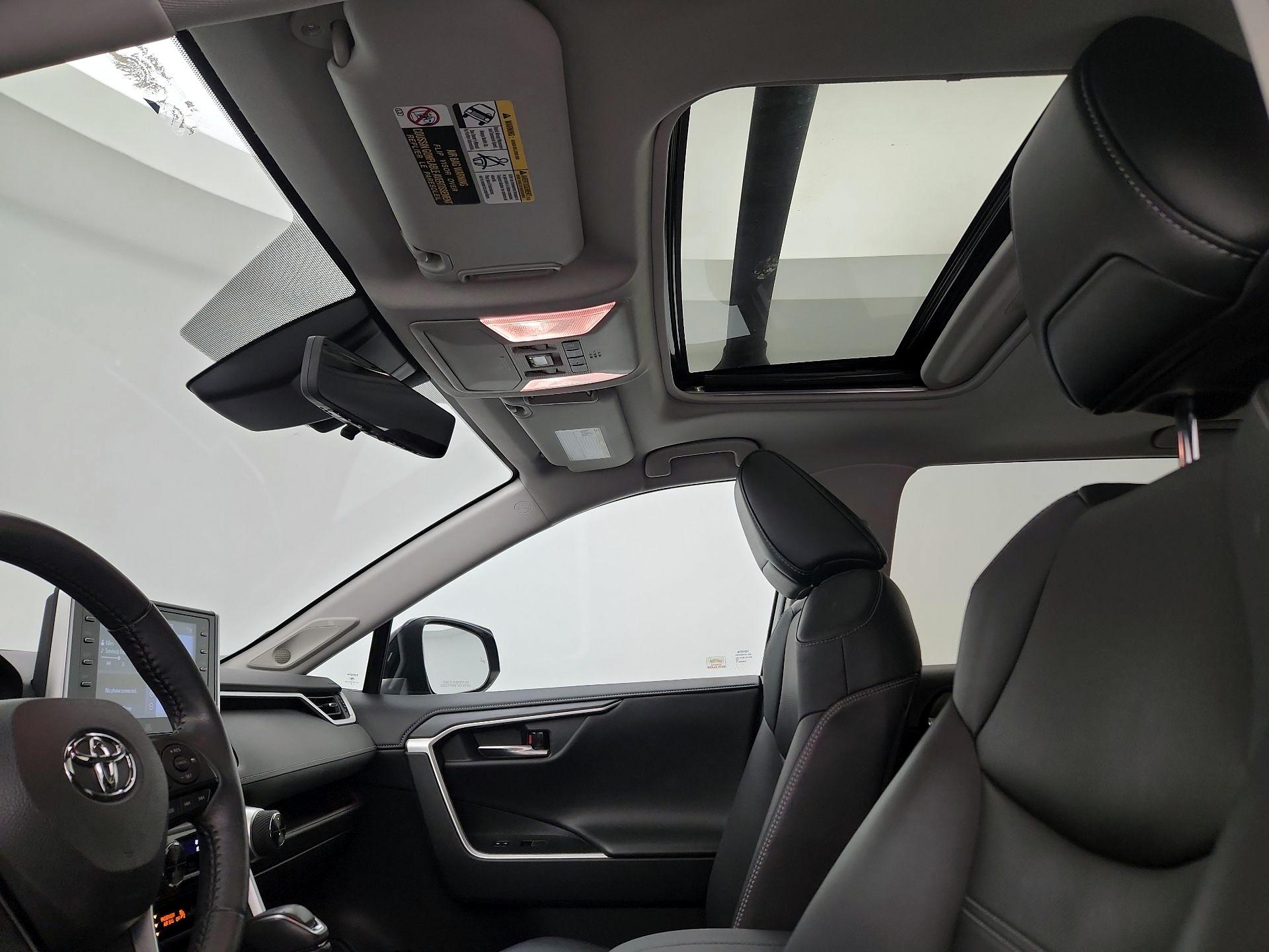 Thumbnail: 2020 Toyota RAV4 - 19