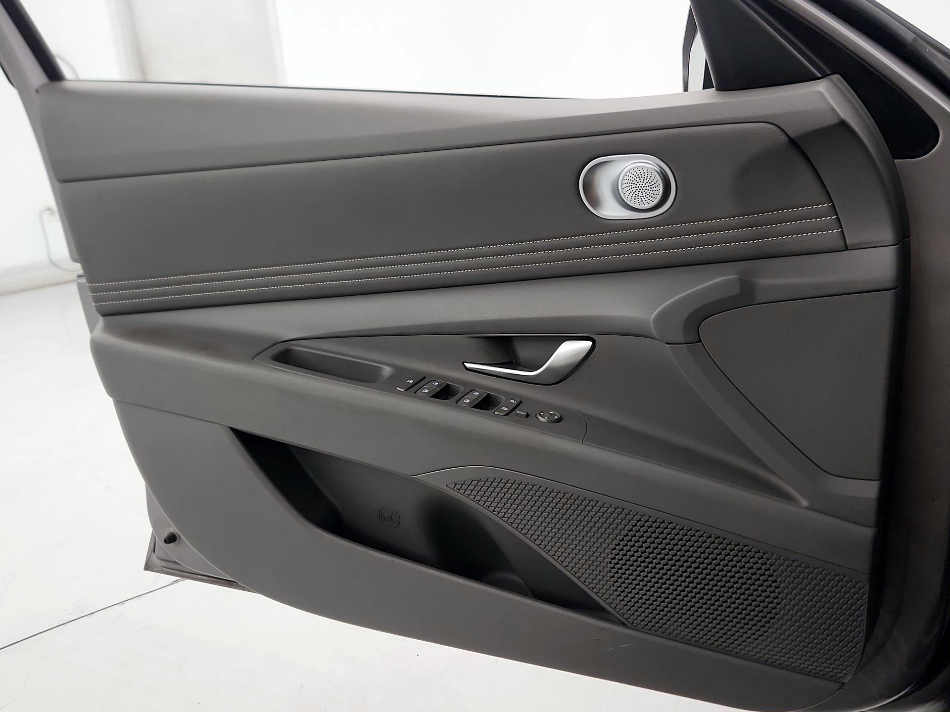 Thumbnail: 2023 Hyundai Elantra - 12