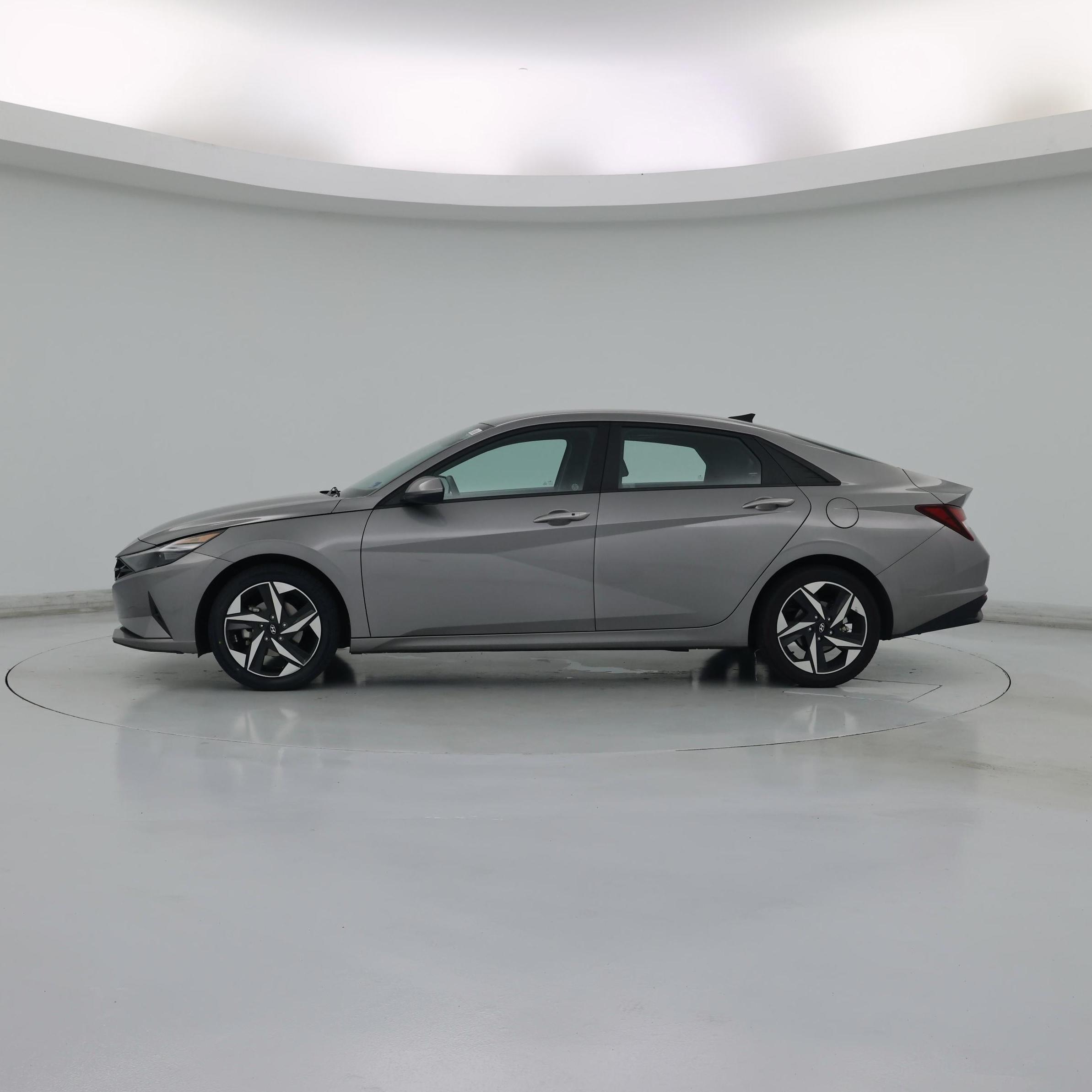 Thumbnail: 2023 Hyundai Elantra - 3