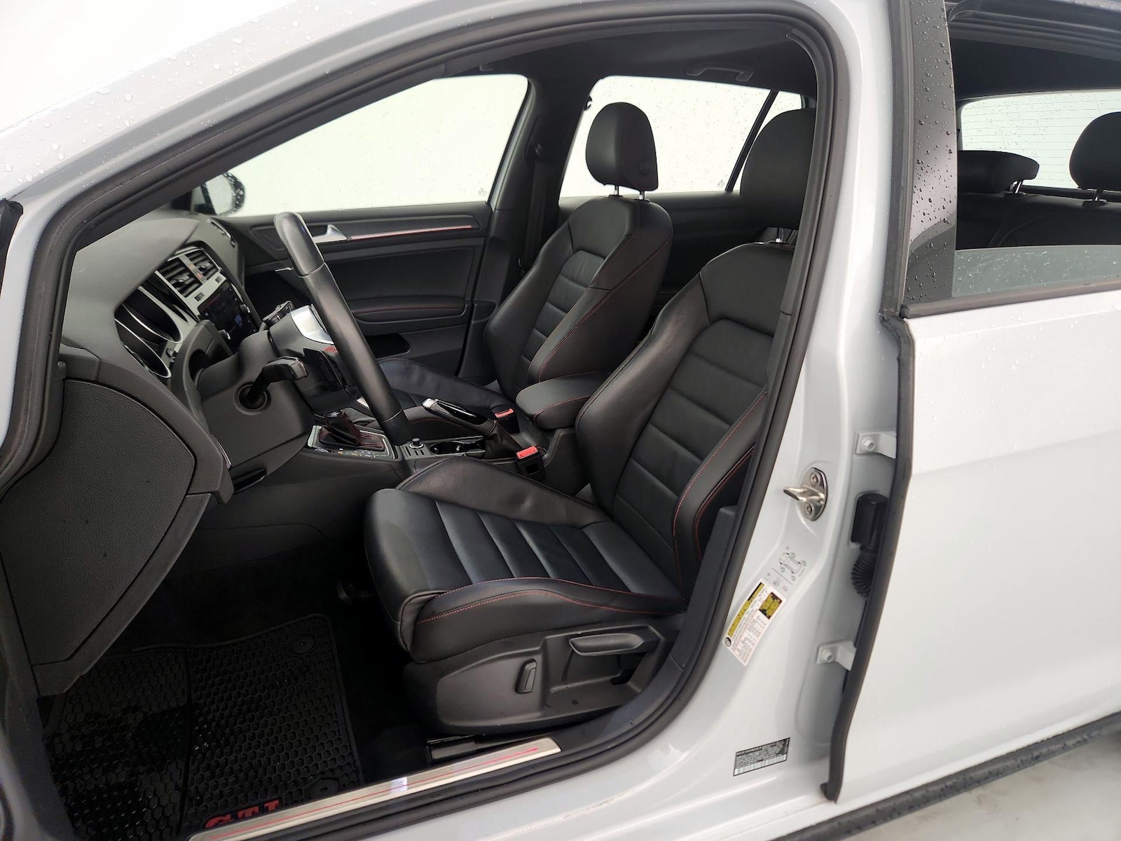 2019 Volkswagen Golf GTI SE - Photo 12