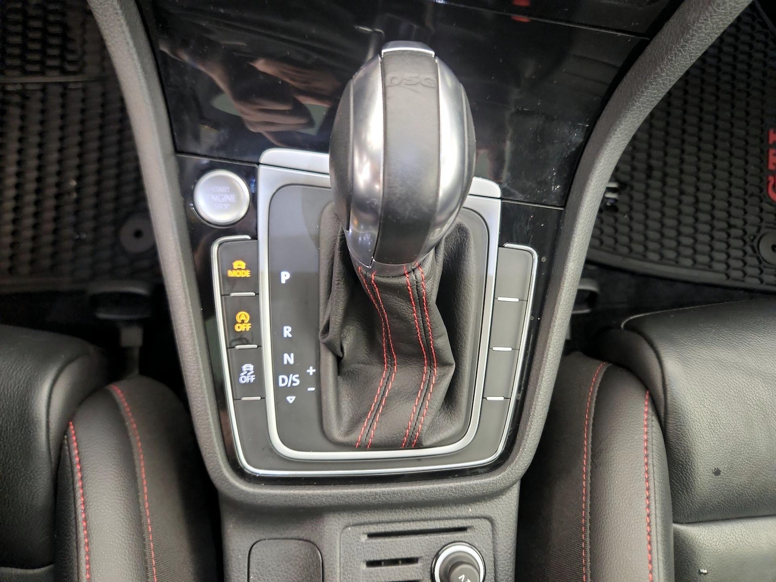 2019 Volkswagen Golf GTI SE - Photo 18