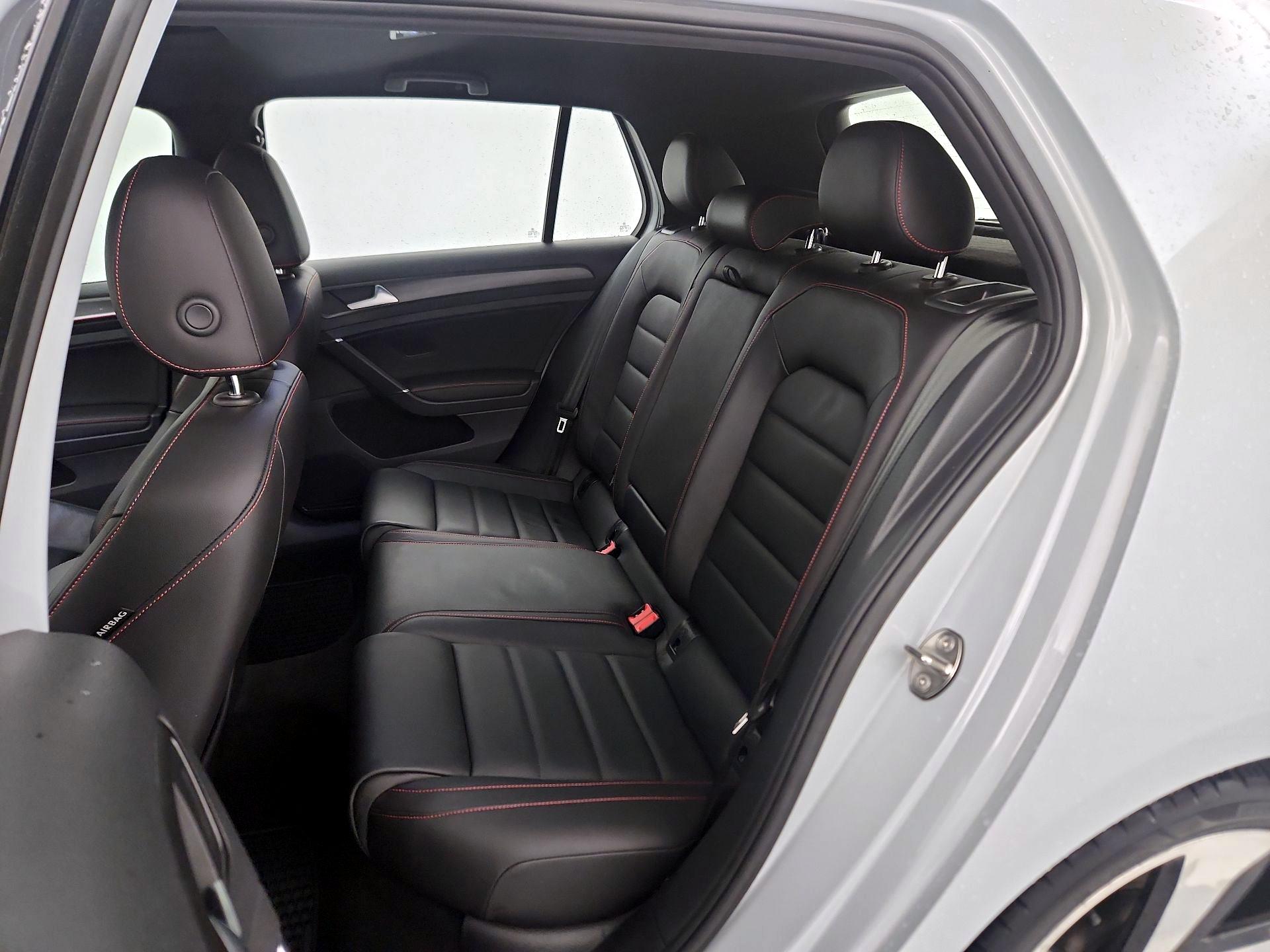 Thumbnail: 2019 Volkswagen Golf - 20