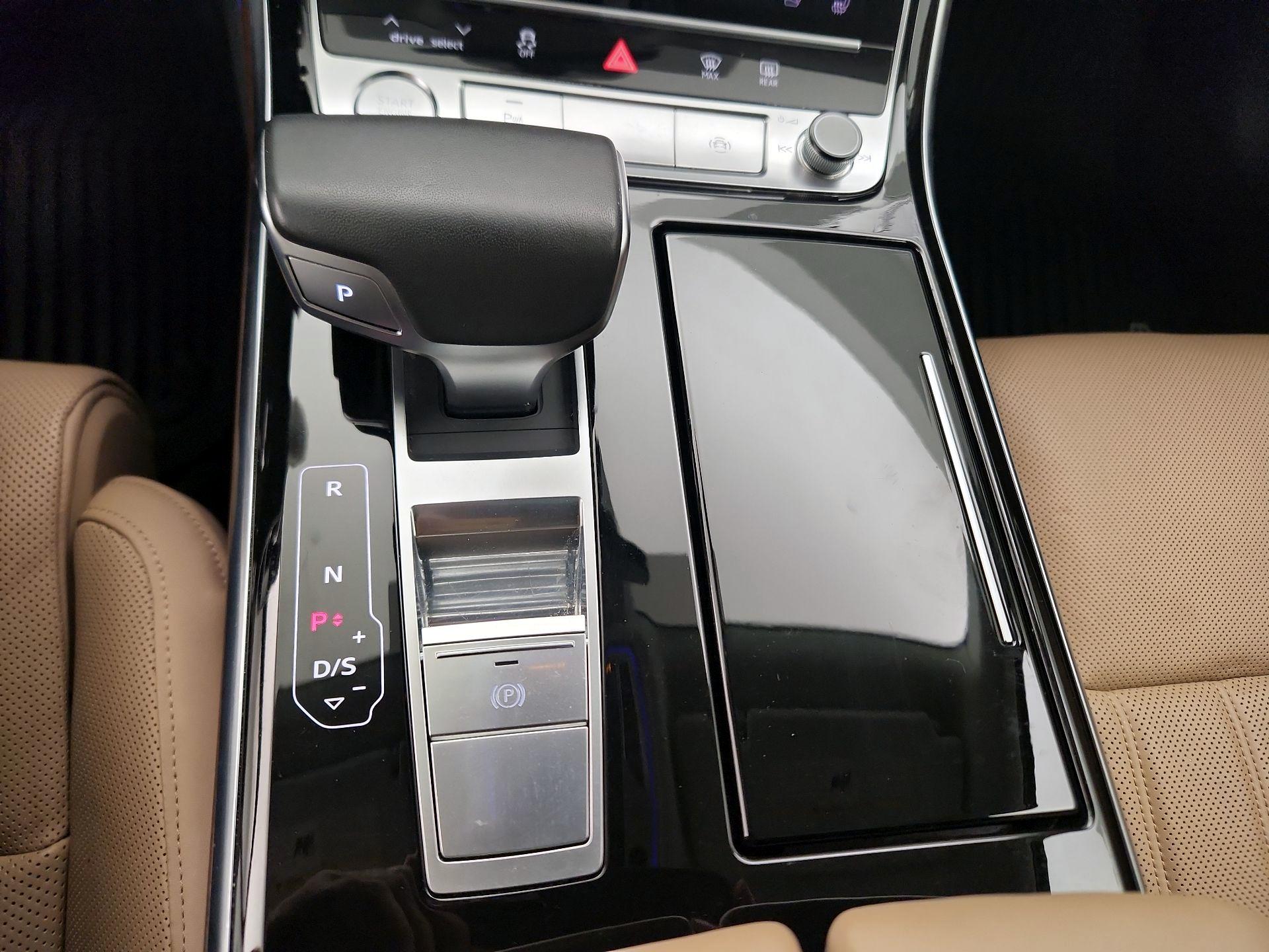 Thumbnail: 2019 Audi A8 - 17
