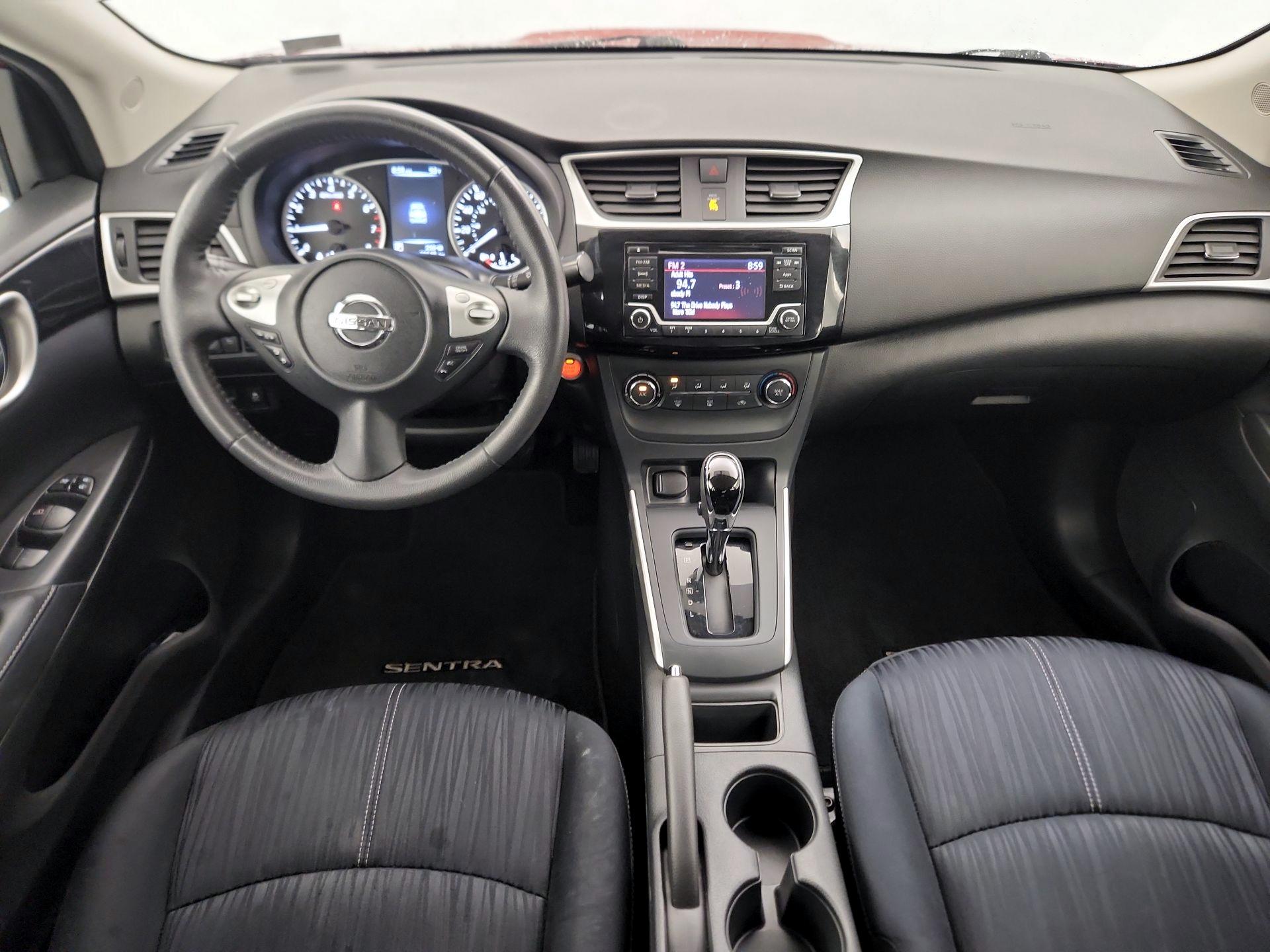Thumbnail: 2016 Nissan Sentra - 9