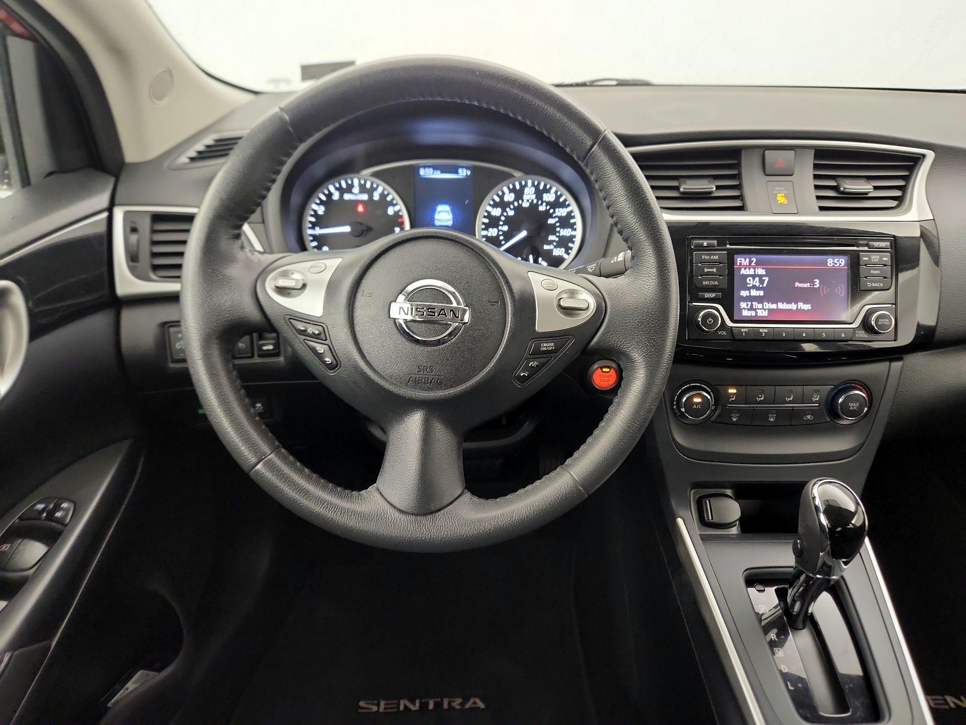 Thumbnail: 2016 Nissan Sentra - 10