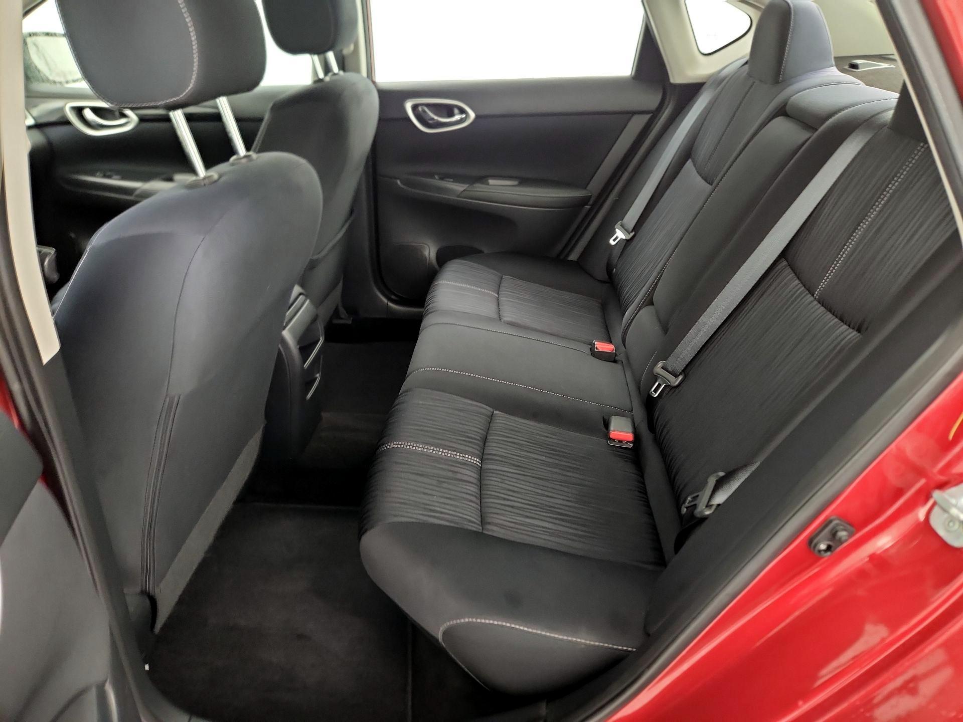 Thumbnail: 2016 Nissan Sentra - 17