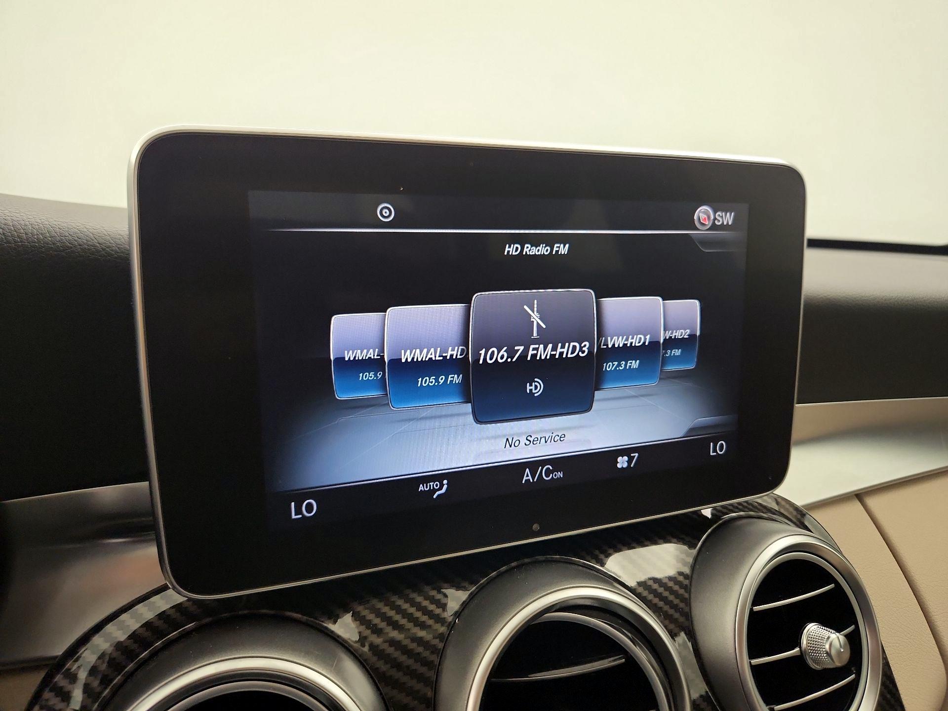 Thumbnail: 2015 Mercedes-Benz C-Class - 16