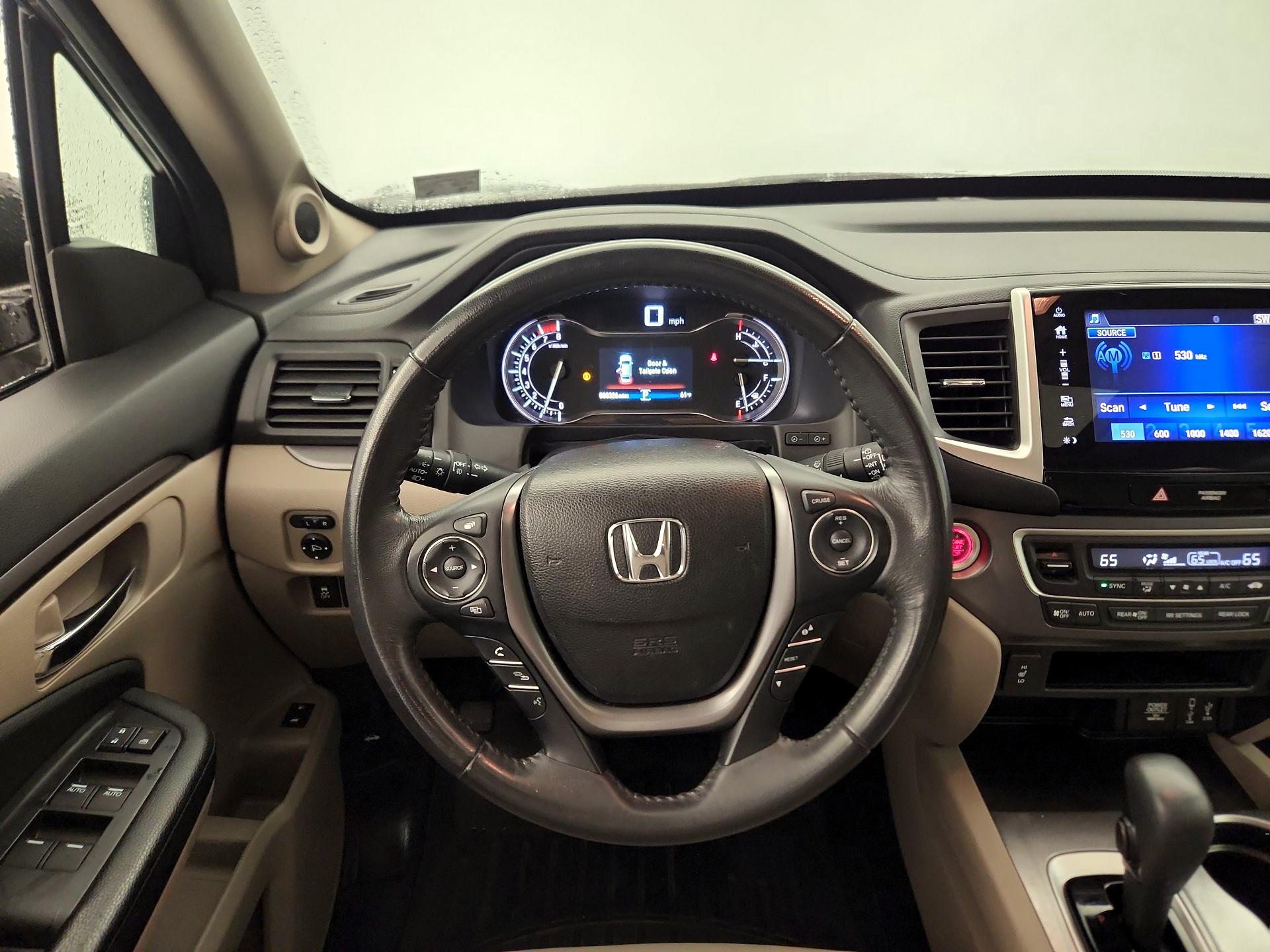 Thumbnail: 2017 Honda Pilot - 10