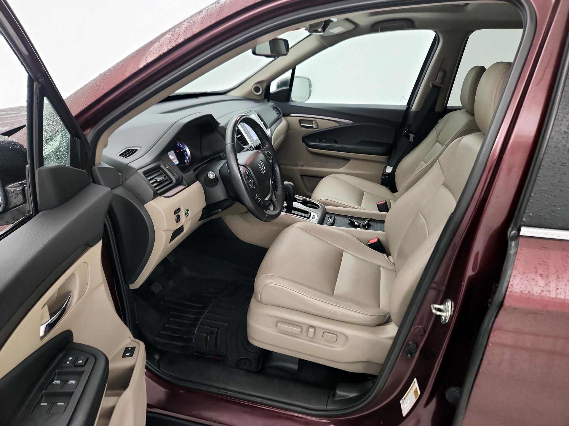 Thumbnail: 2017 Honda Pilot - 11
