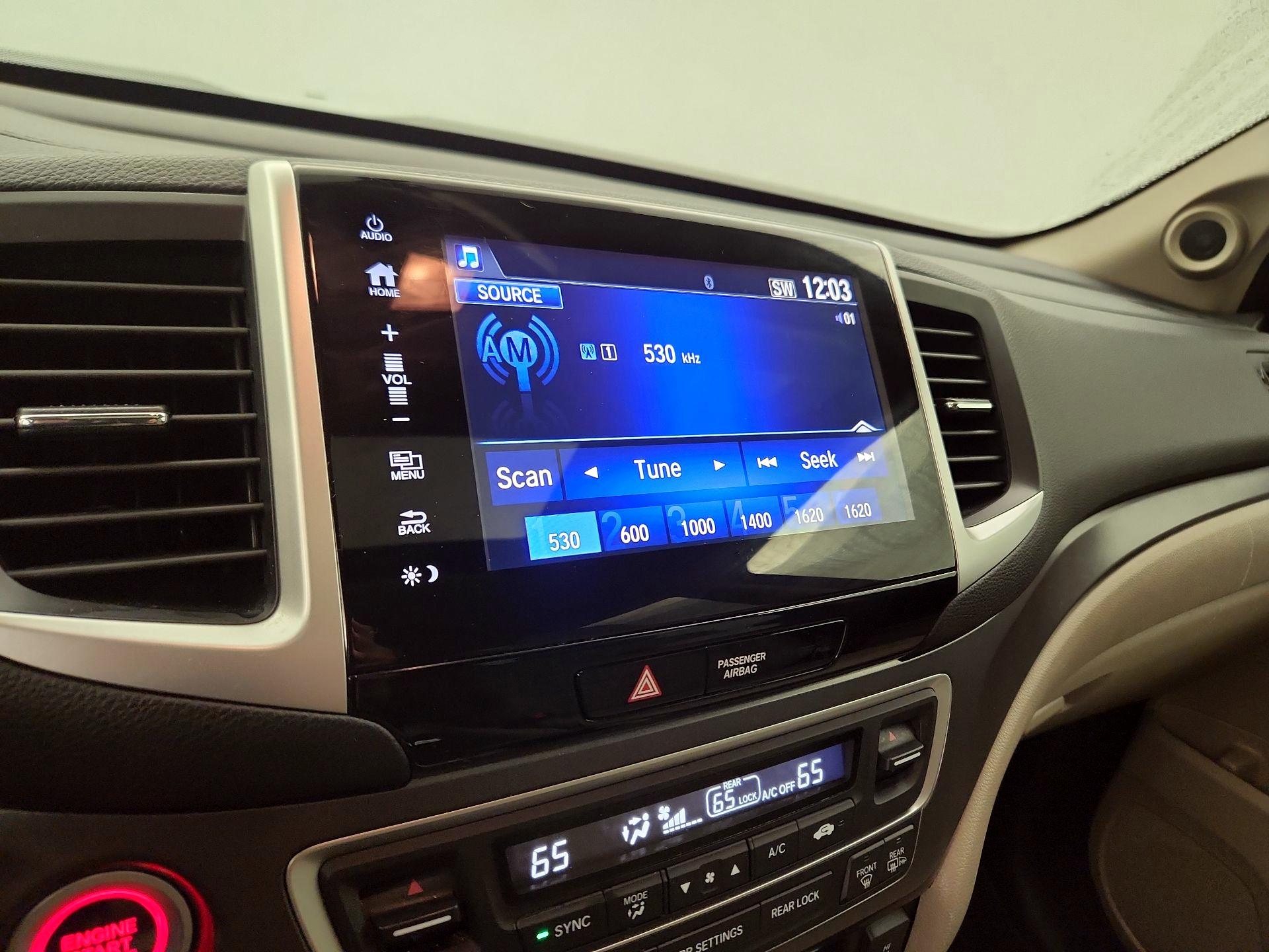 Thumbnail: 2017 Honda Pilot - 13