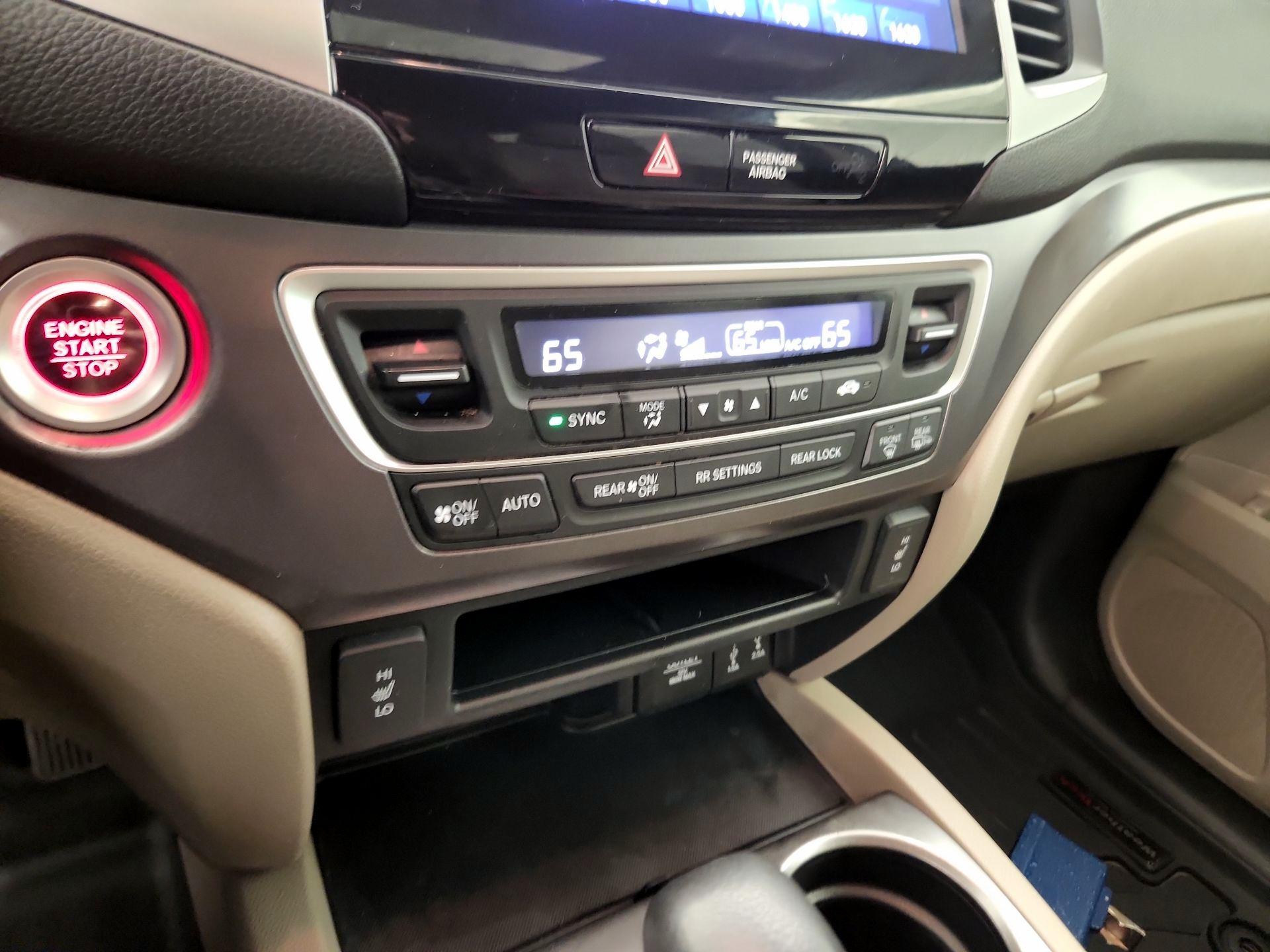 Thumbnail: 2017 Honda Pilot - 14
