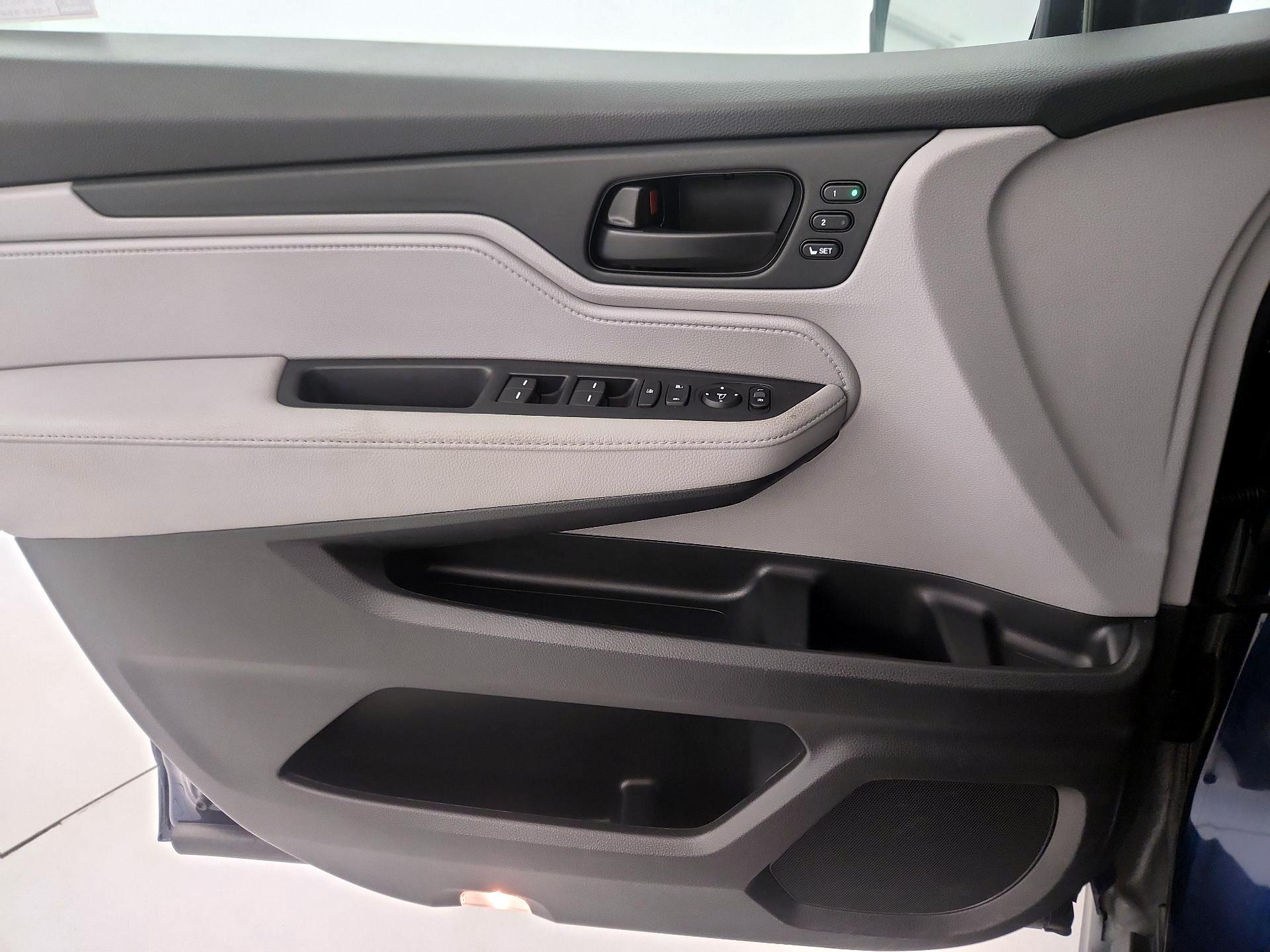Thumbnail: 2020 Honda Odyssey - 12