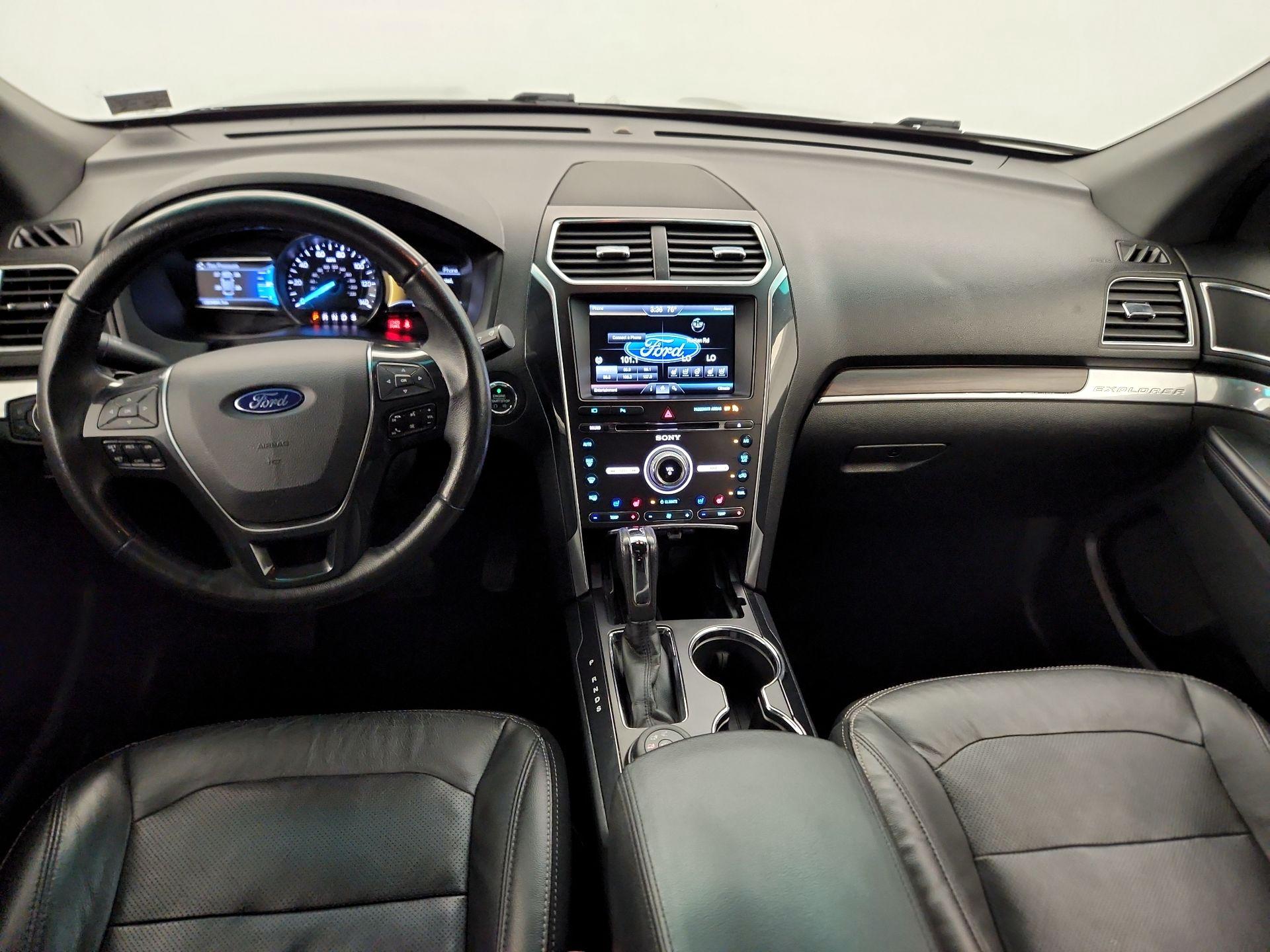 Thumbnail: 2016 Ford Explorer - 9