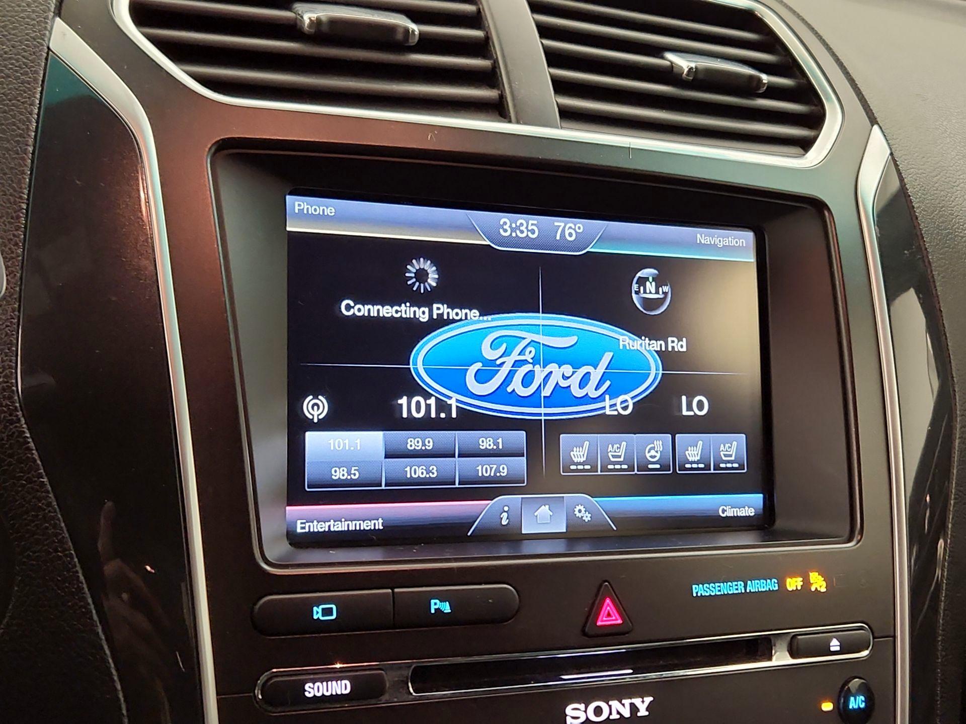 Thumbnail: 2016 Ford Explorer - 15