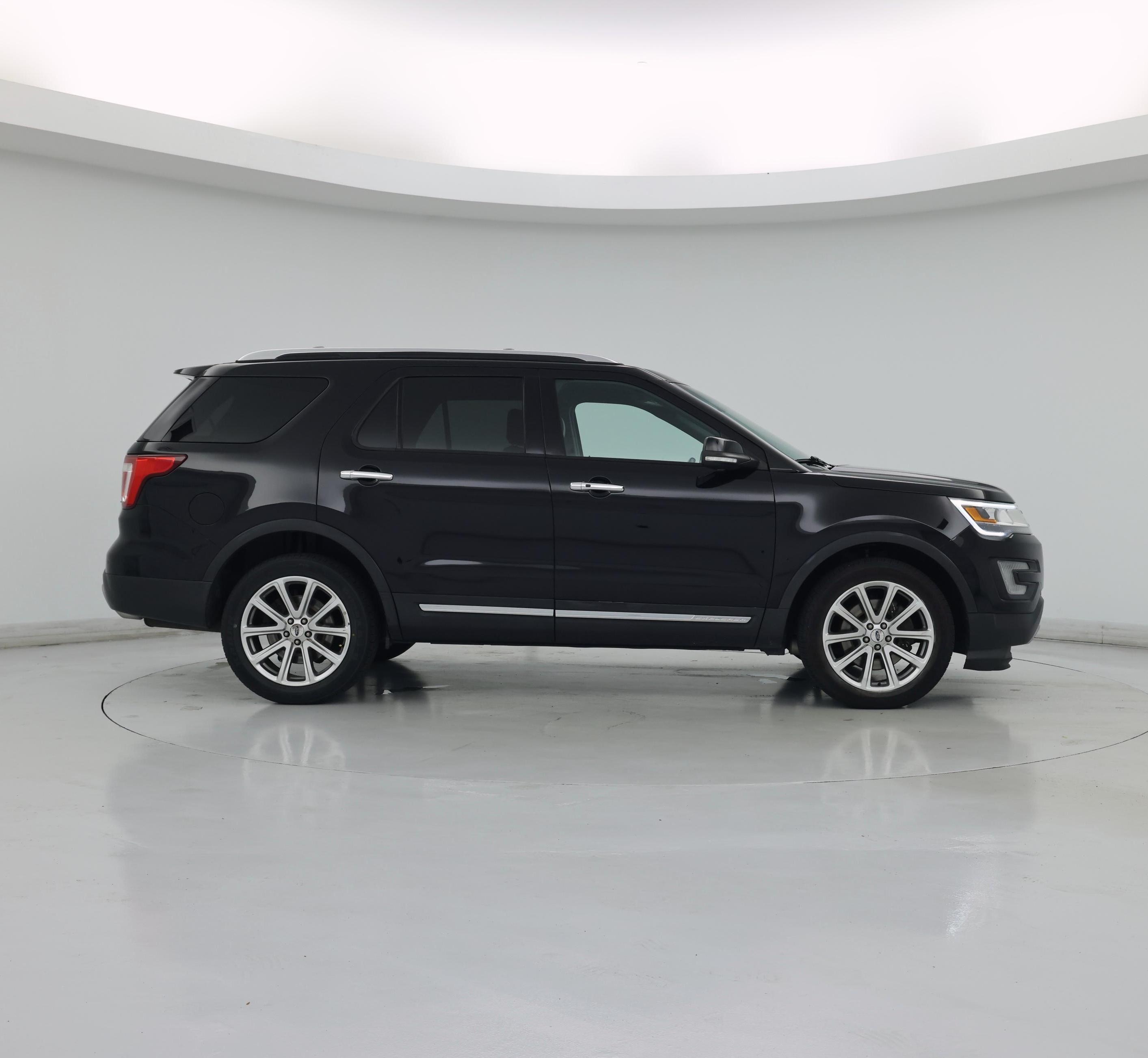 Thumbnail: 2016 Ford Explorer - 7