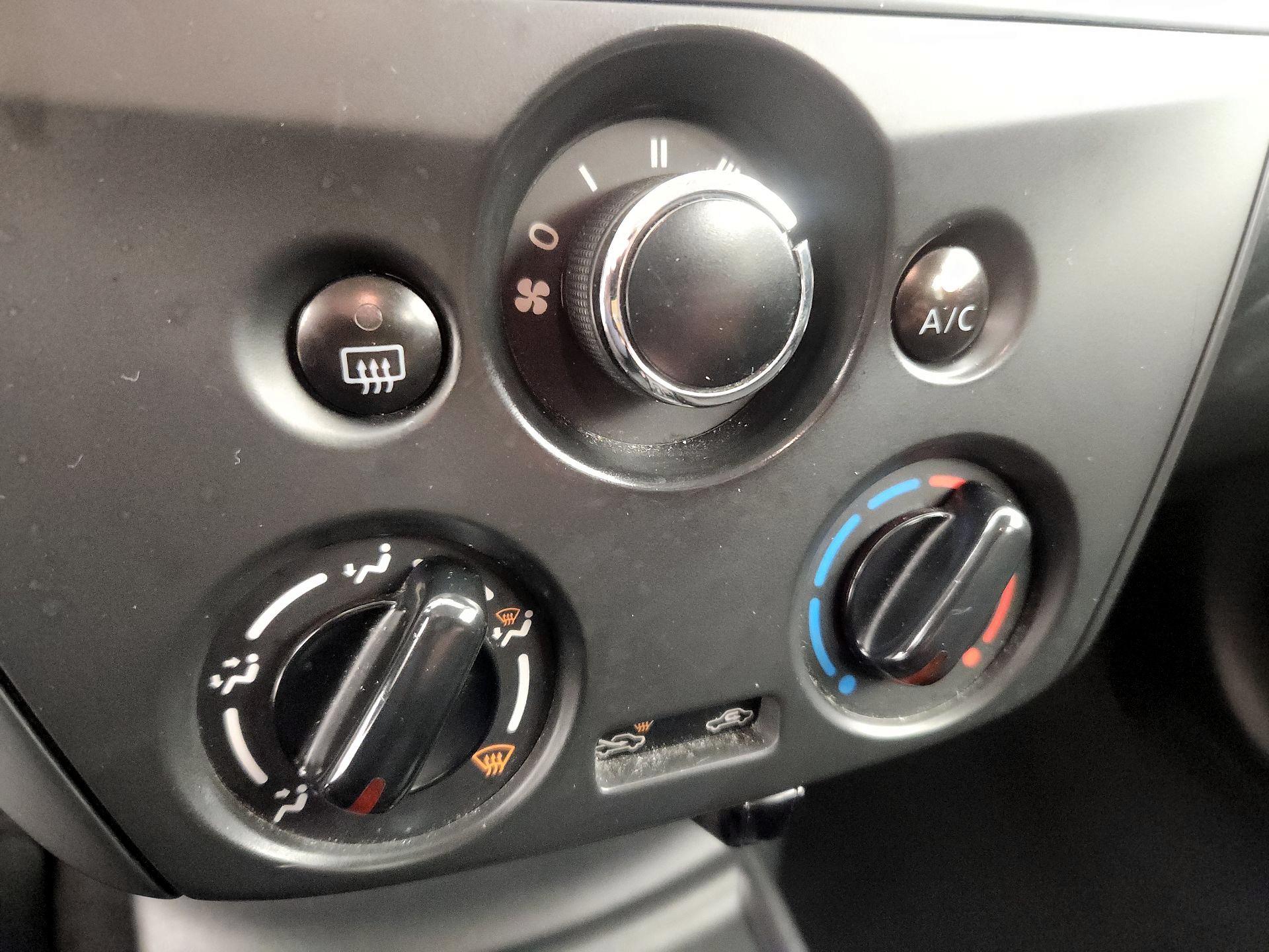 Thumbnail: 2015 Nissan Versa - 14