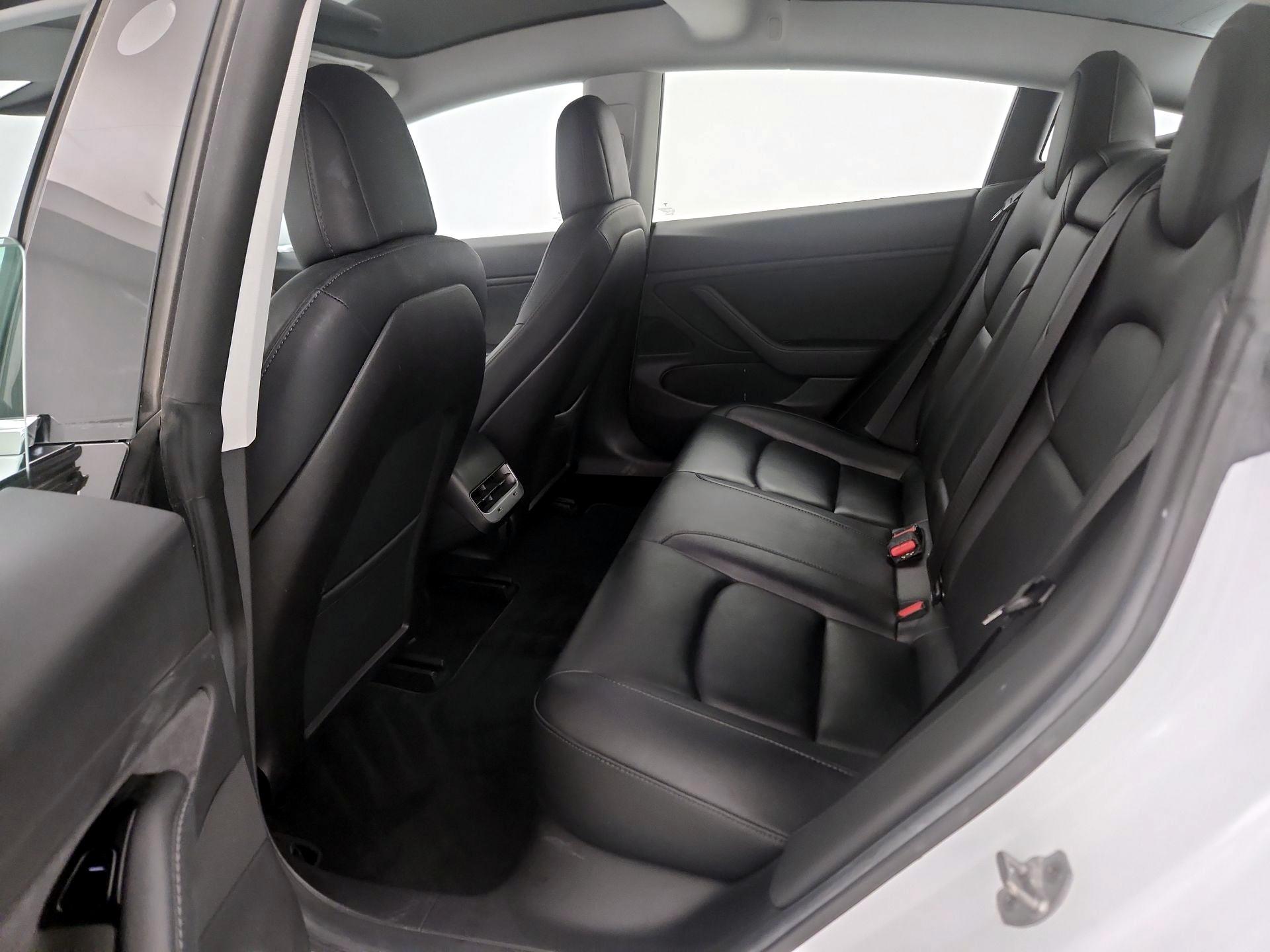 Thumbnail: 2019 Tesla Model 3 - 20