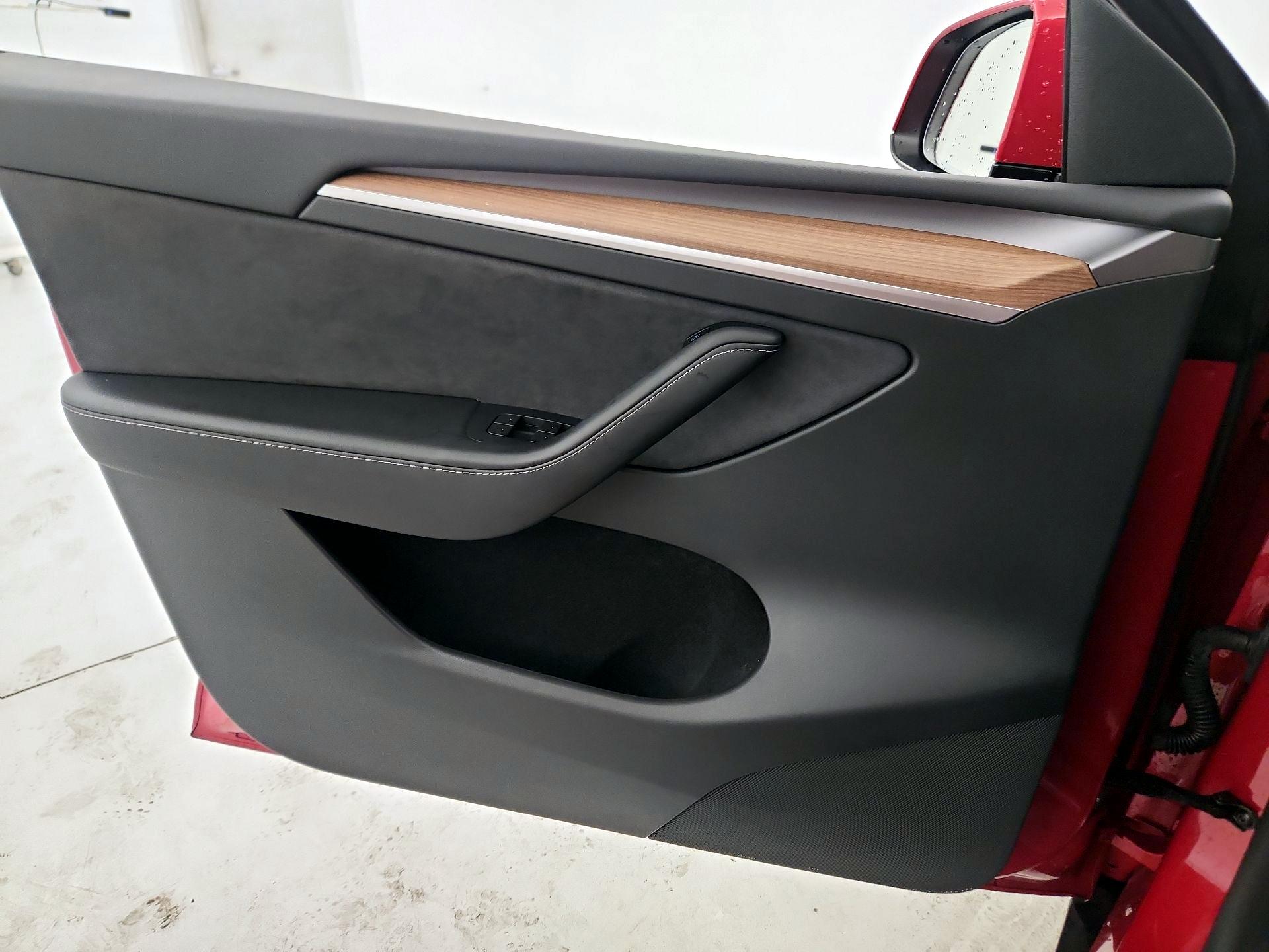 Thumbnail: 2023 Tesla Model Y - 12