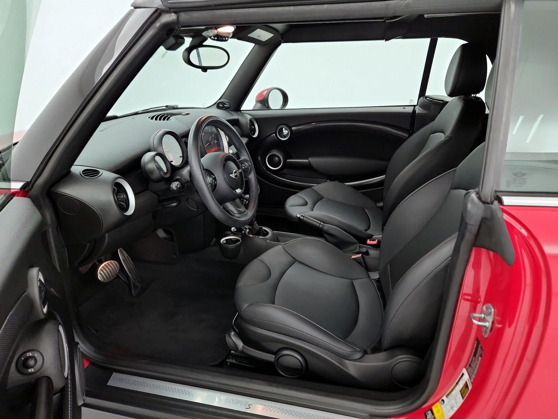 Thumbnail: 2015 MINI Cooper - 11