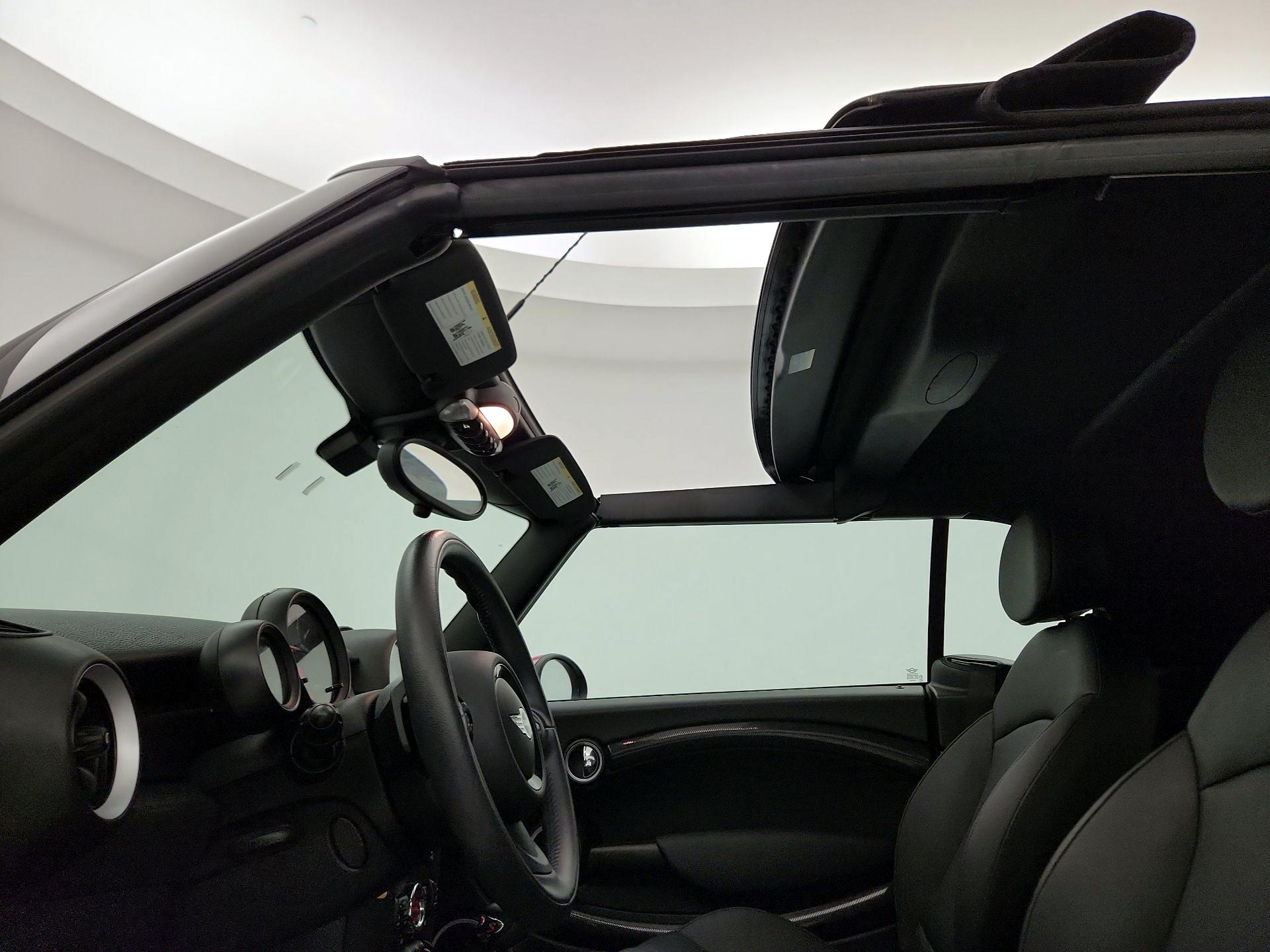 Thumbnail: 2015 MINI Cooper - 17