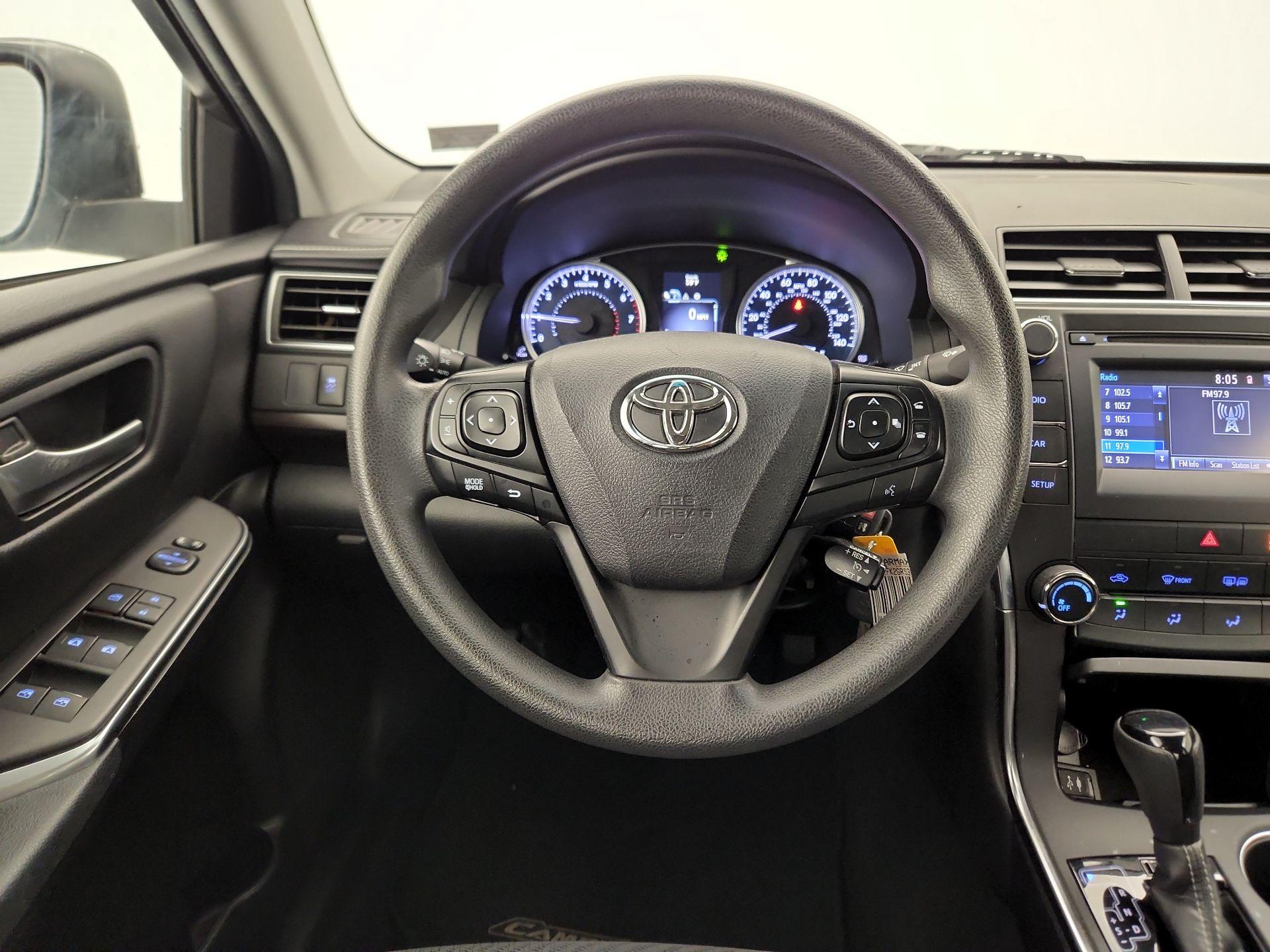 Thumbnail: 2016 Toyota Camry - 10