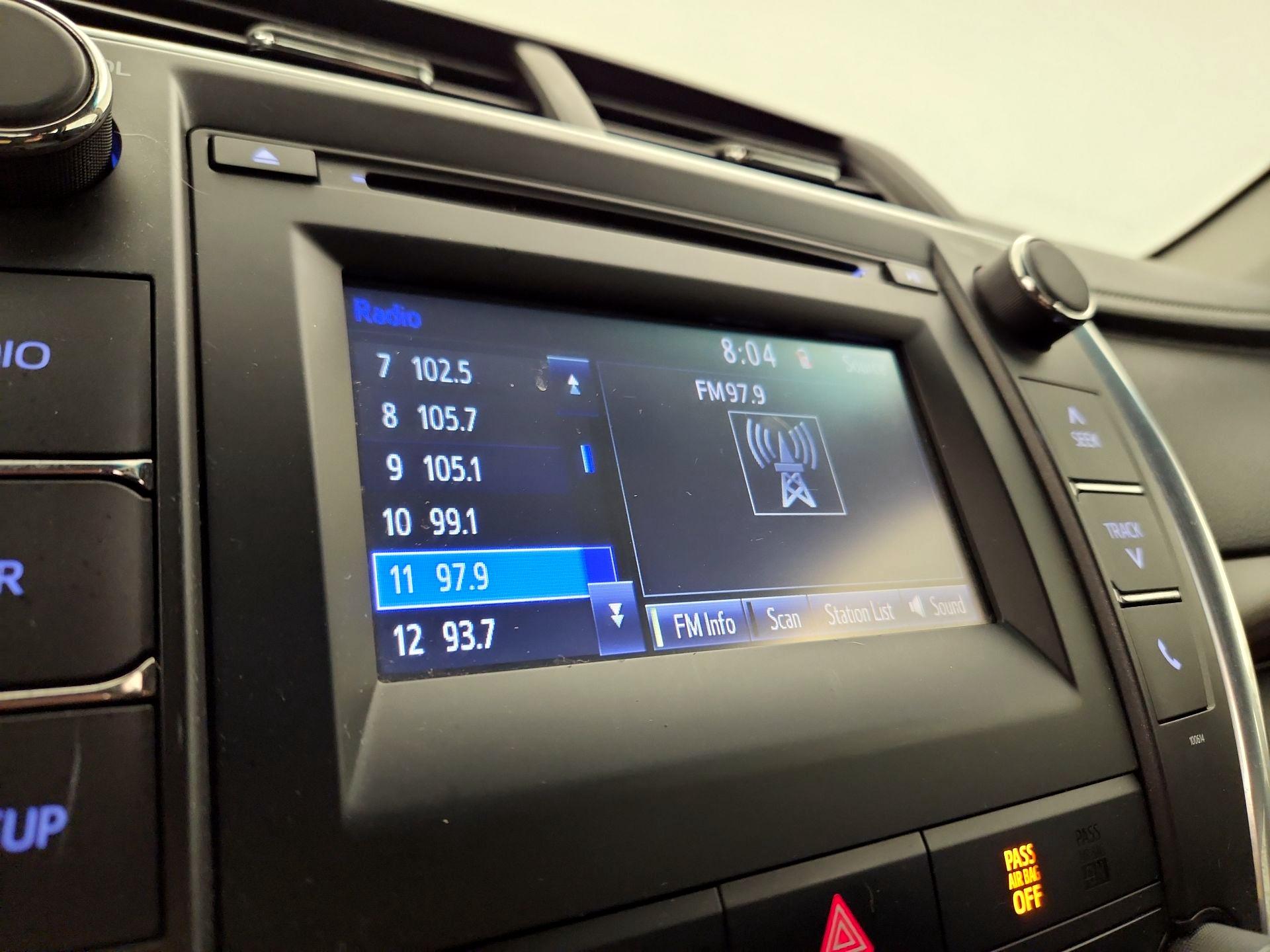 Thumbnail: 2016 Toyota Camry - 15