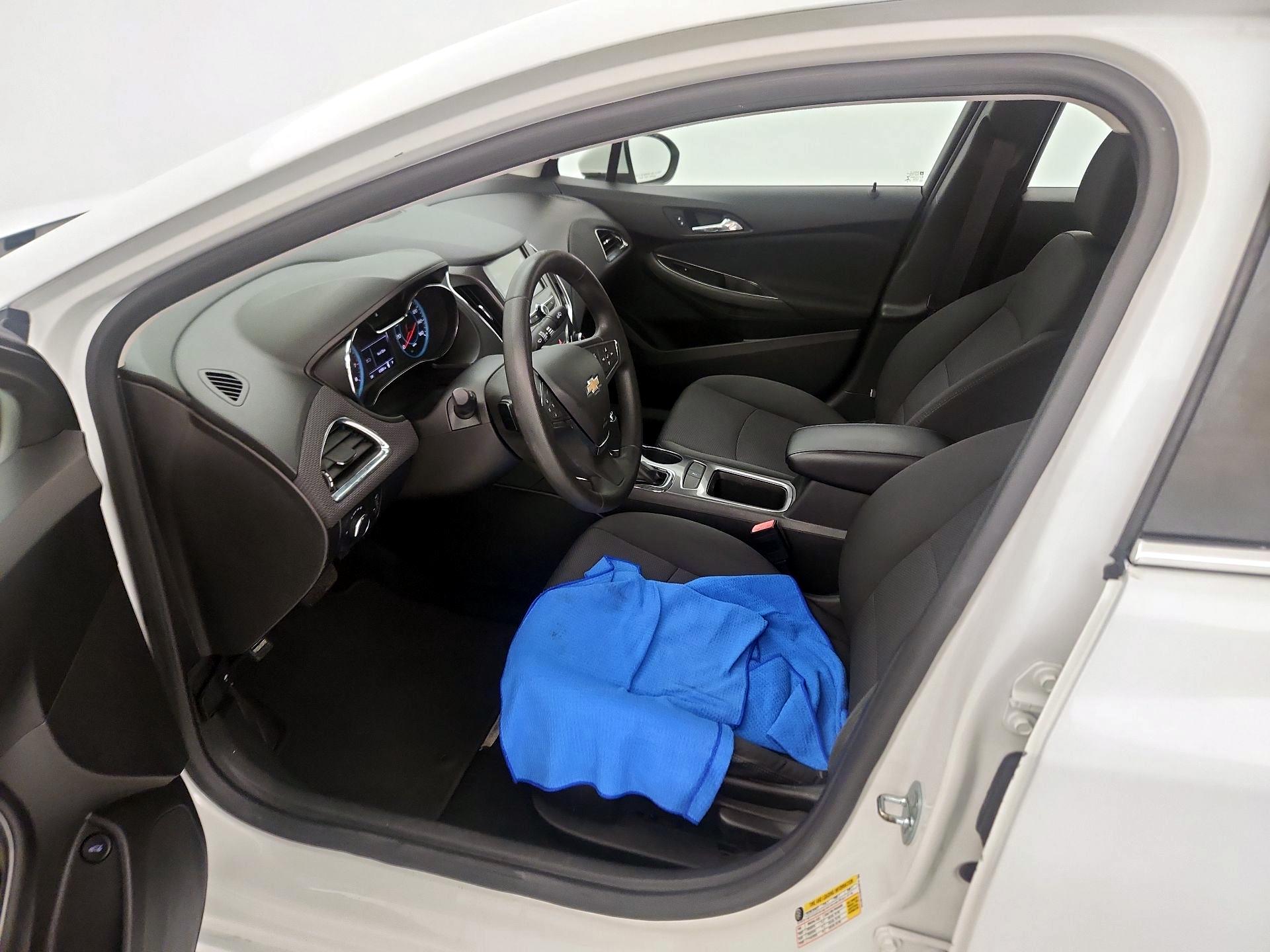 Thumbnail: 2016 Chevrolet Cruze - 11