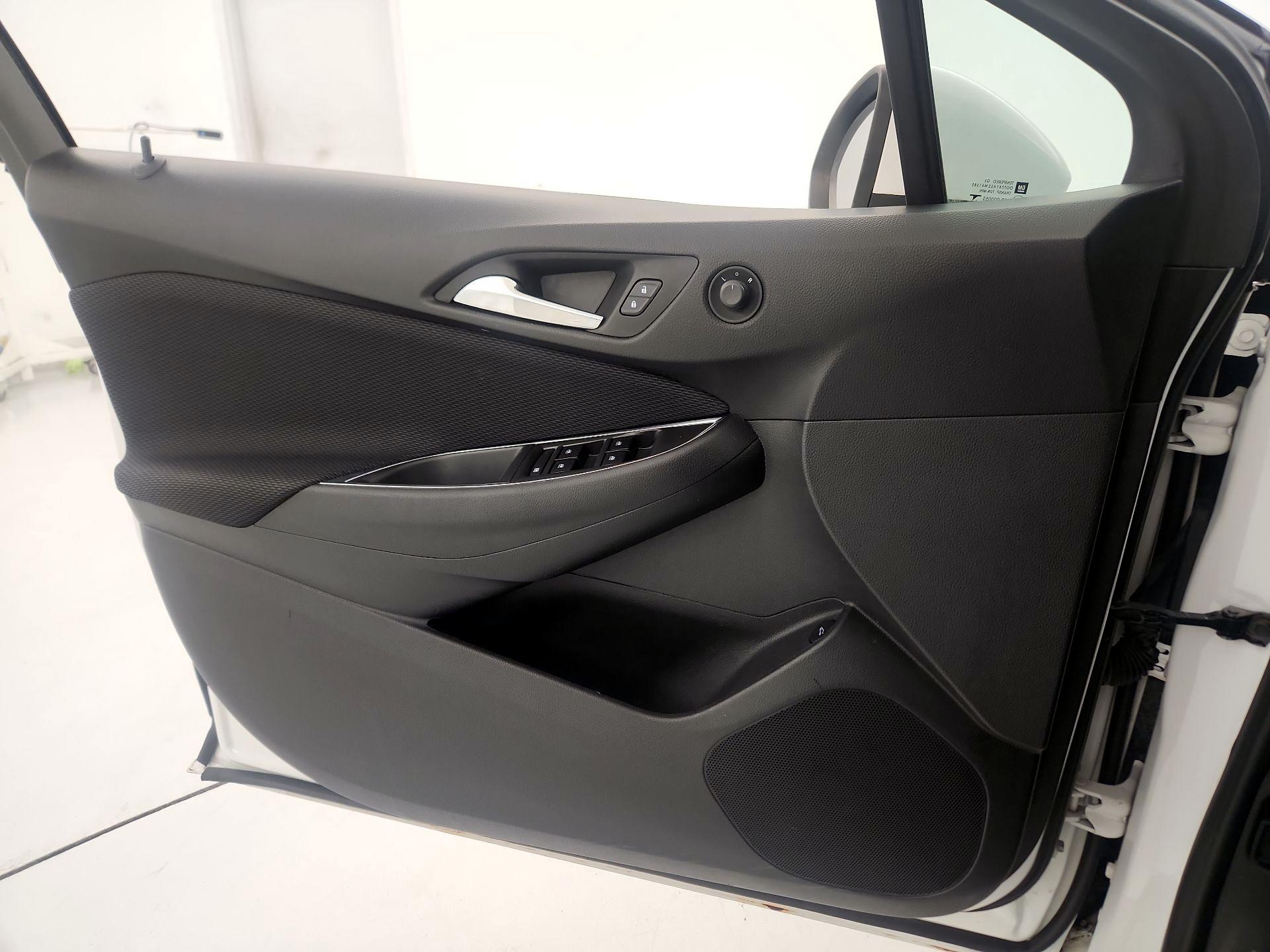 Thumbnail: 2016 Chevrolet Cruze - 12