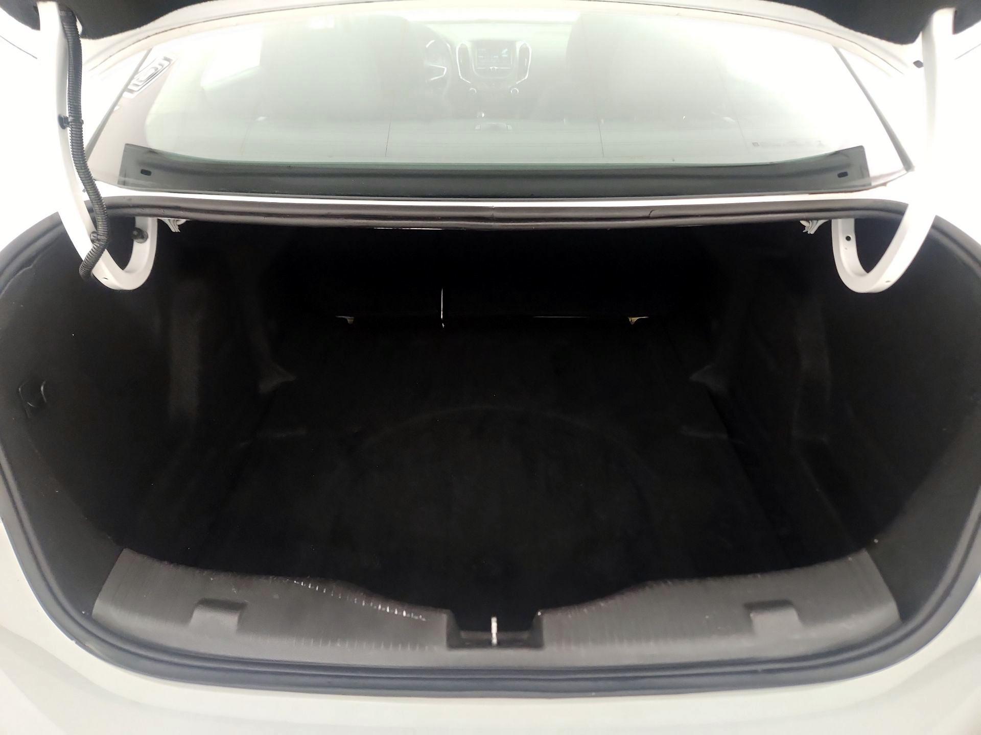 Thumbnail: 2016 Chevrolet Cruze - 16