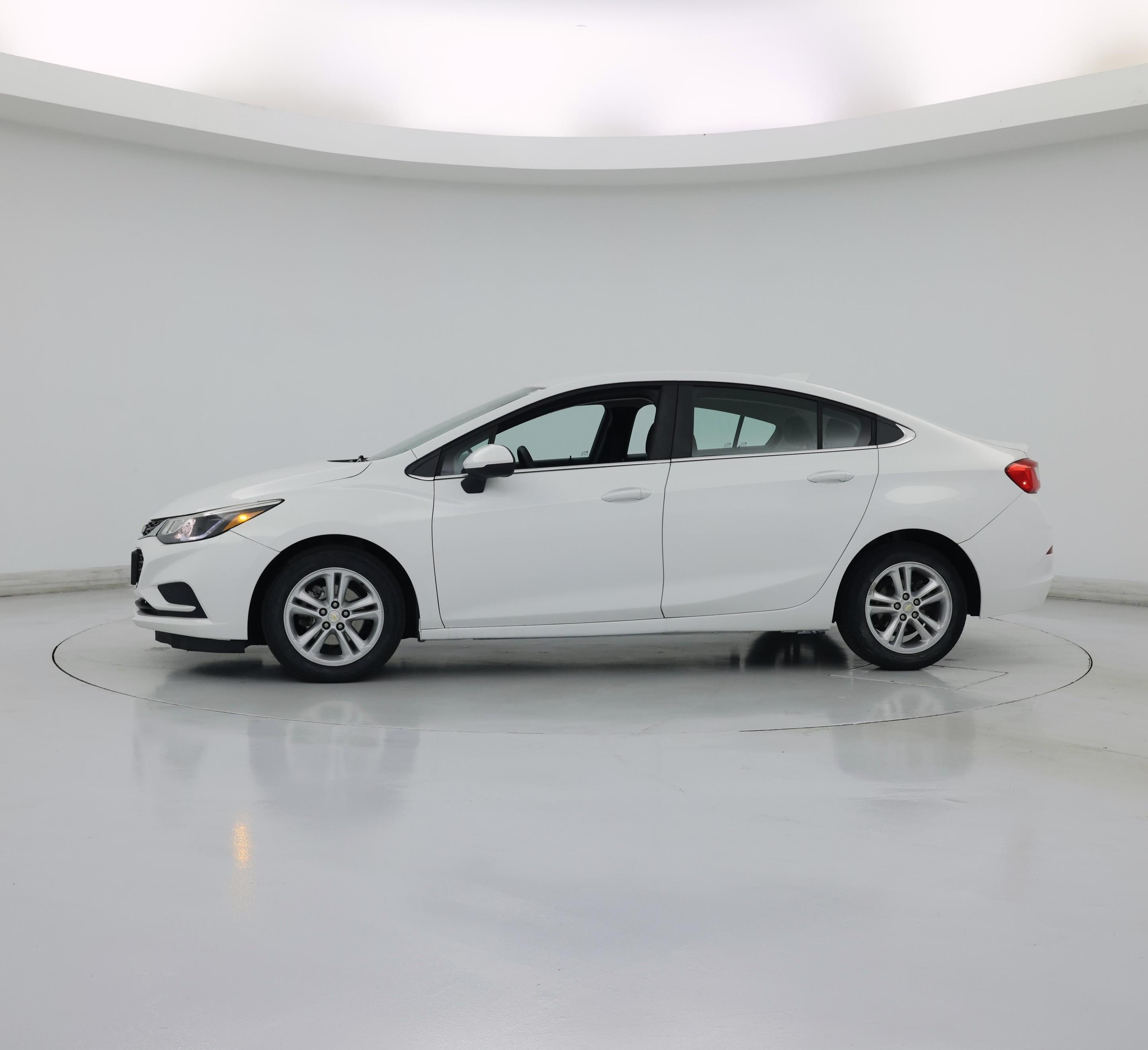 Thumbnail: 2016 Chevrolet Cruze - 3