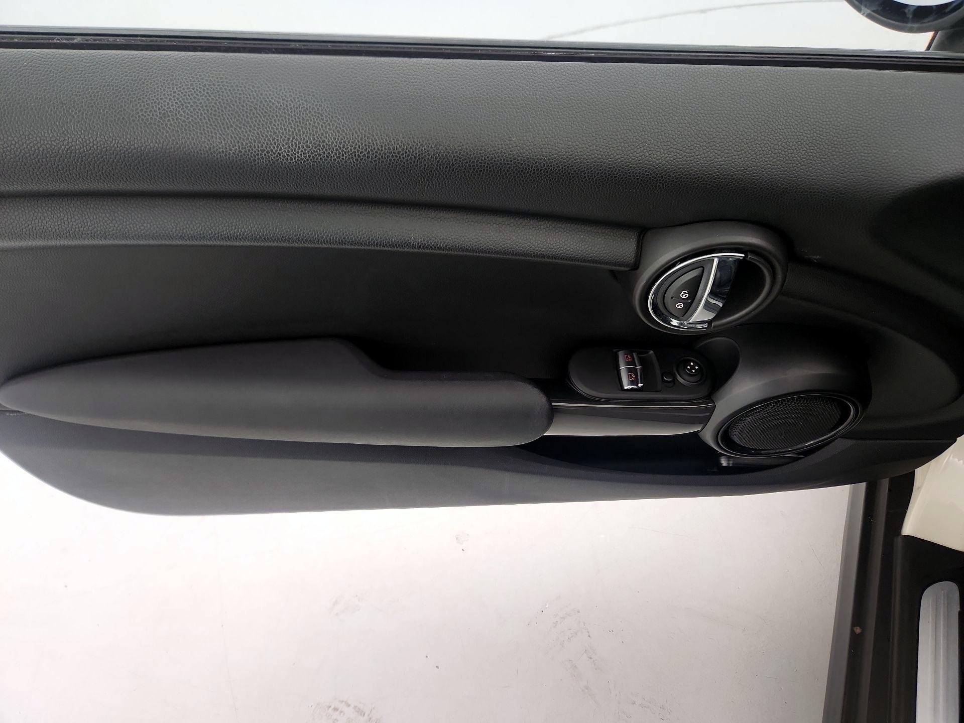 Thumbnail: 2018 MINI Cooper Hardtop - 12