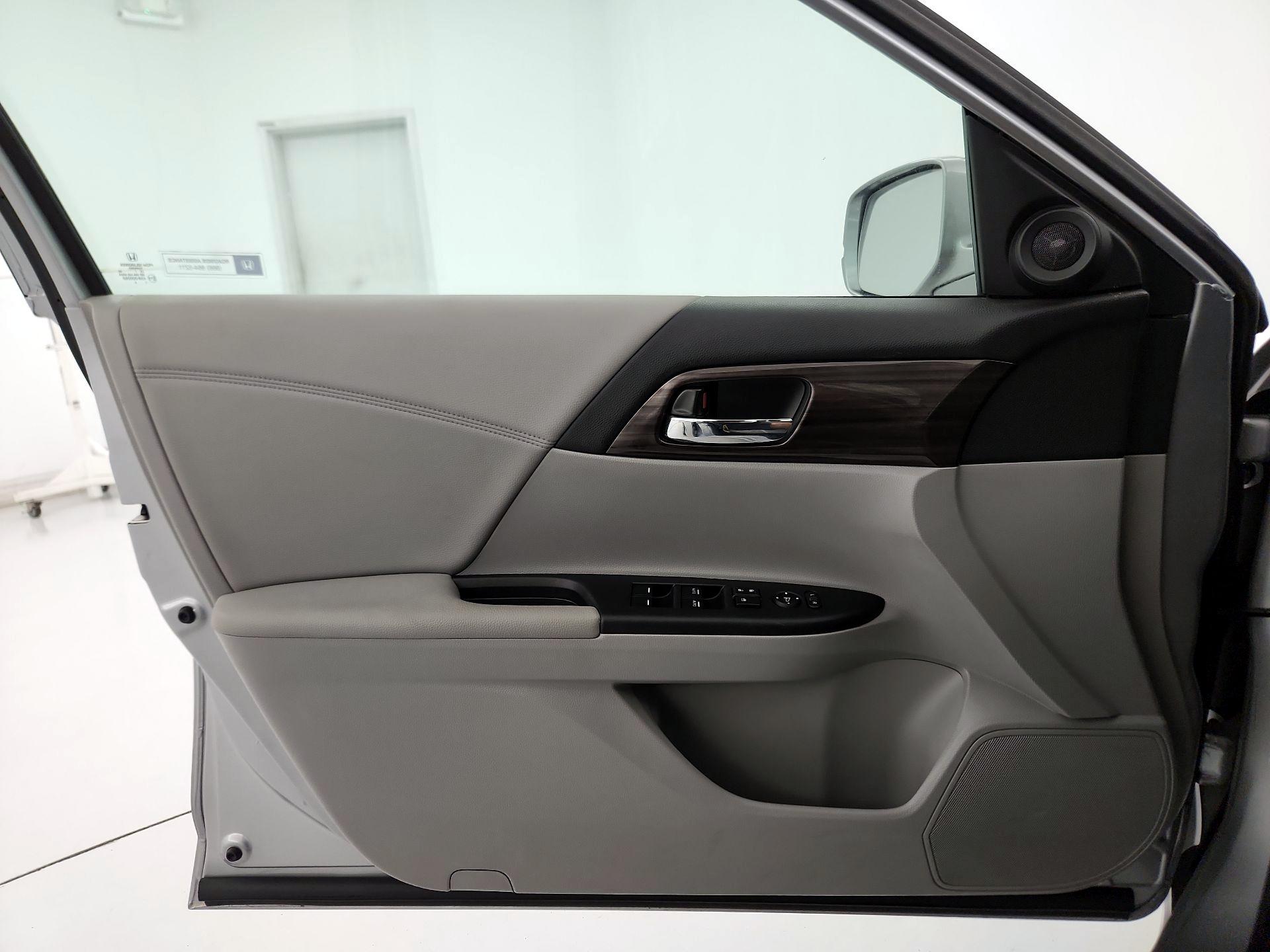 Thumbnail: 2017 Honda Accord - 12
