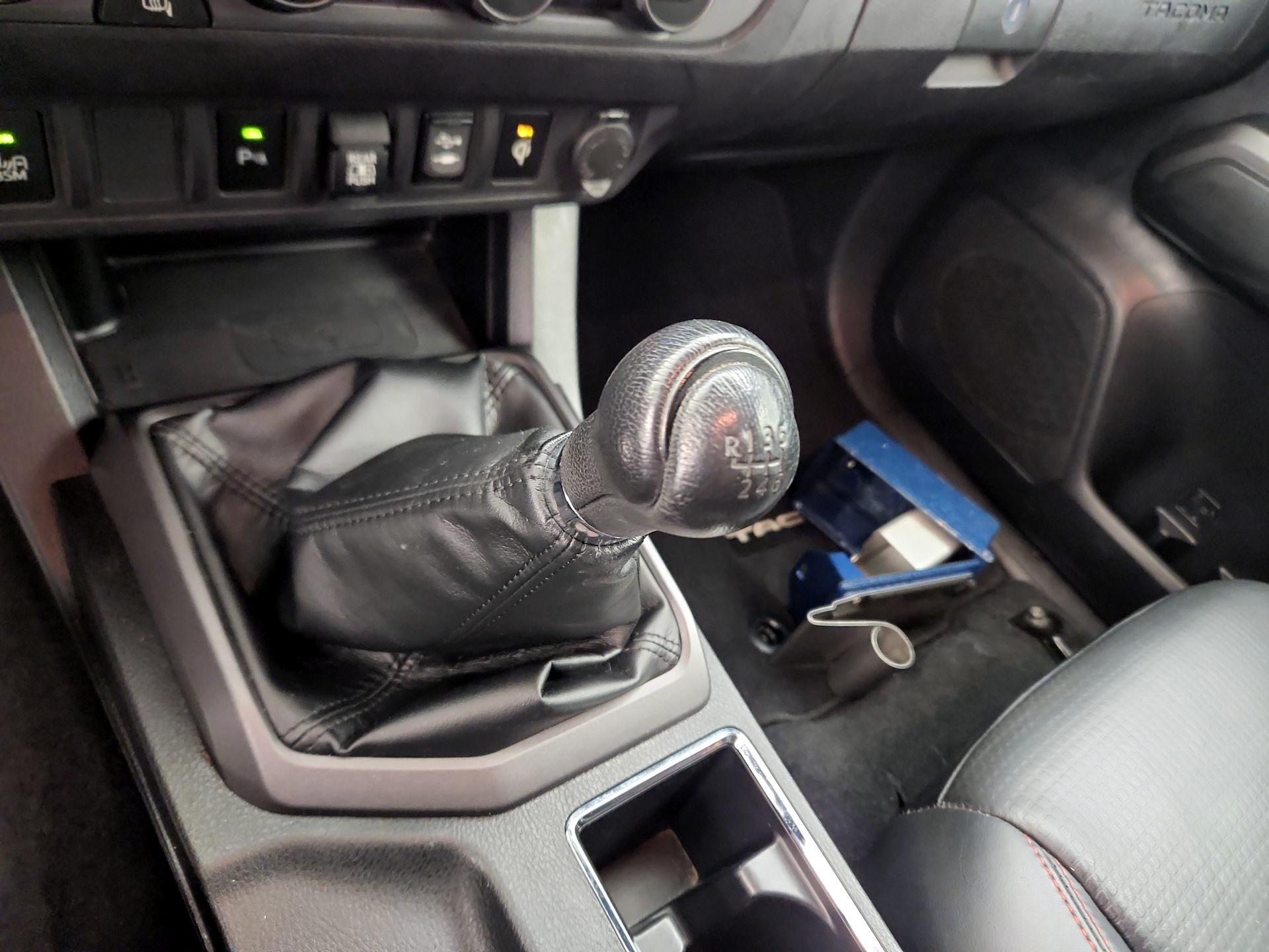 Thumbnail: 2019 Toyota Tacoma - 15