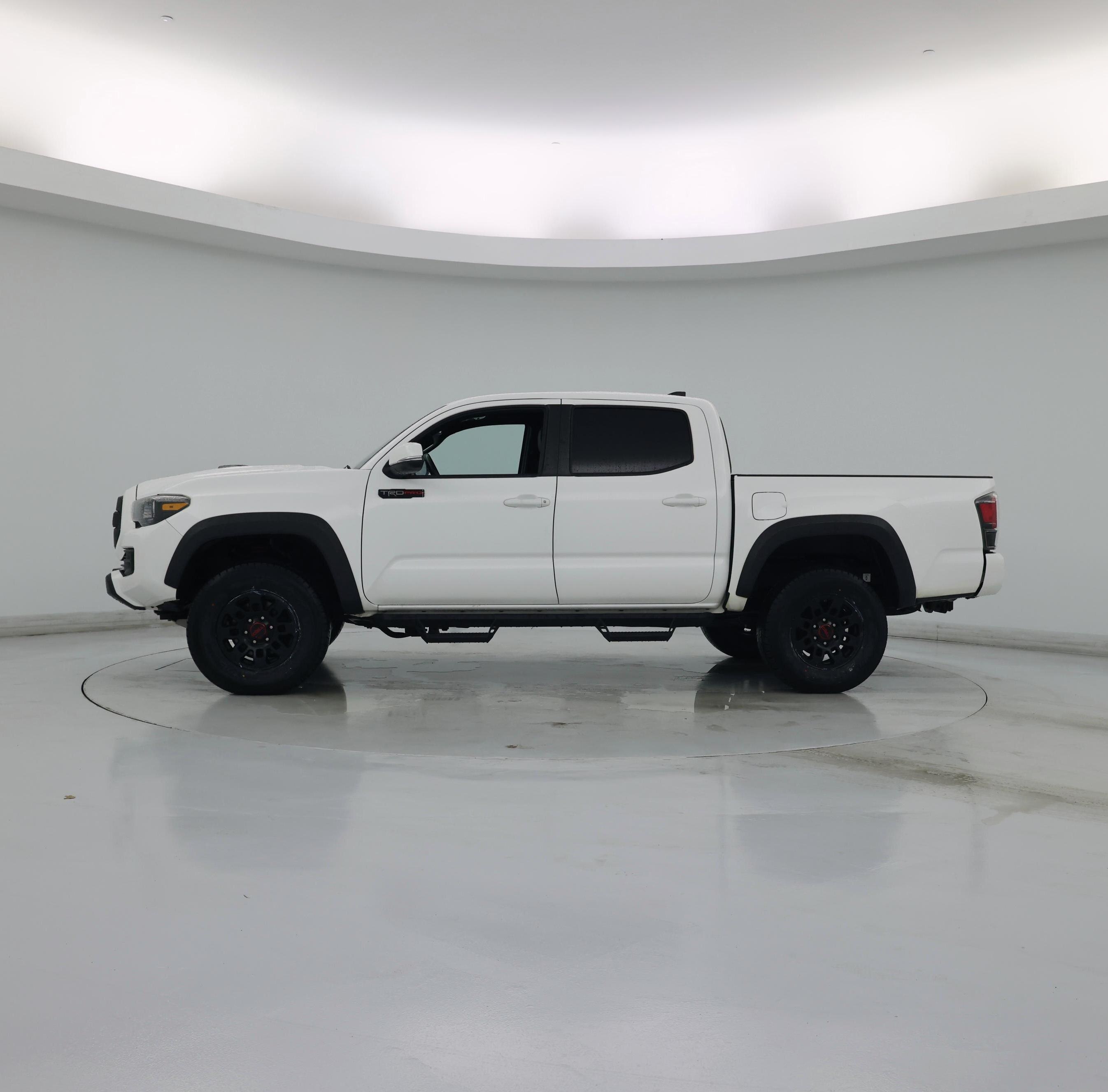 Thumbnail: 2019 Toyota Tacoma - 3
