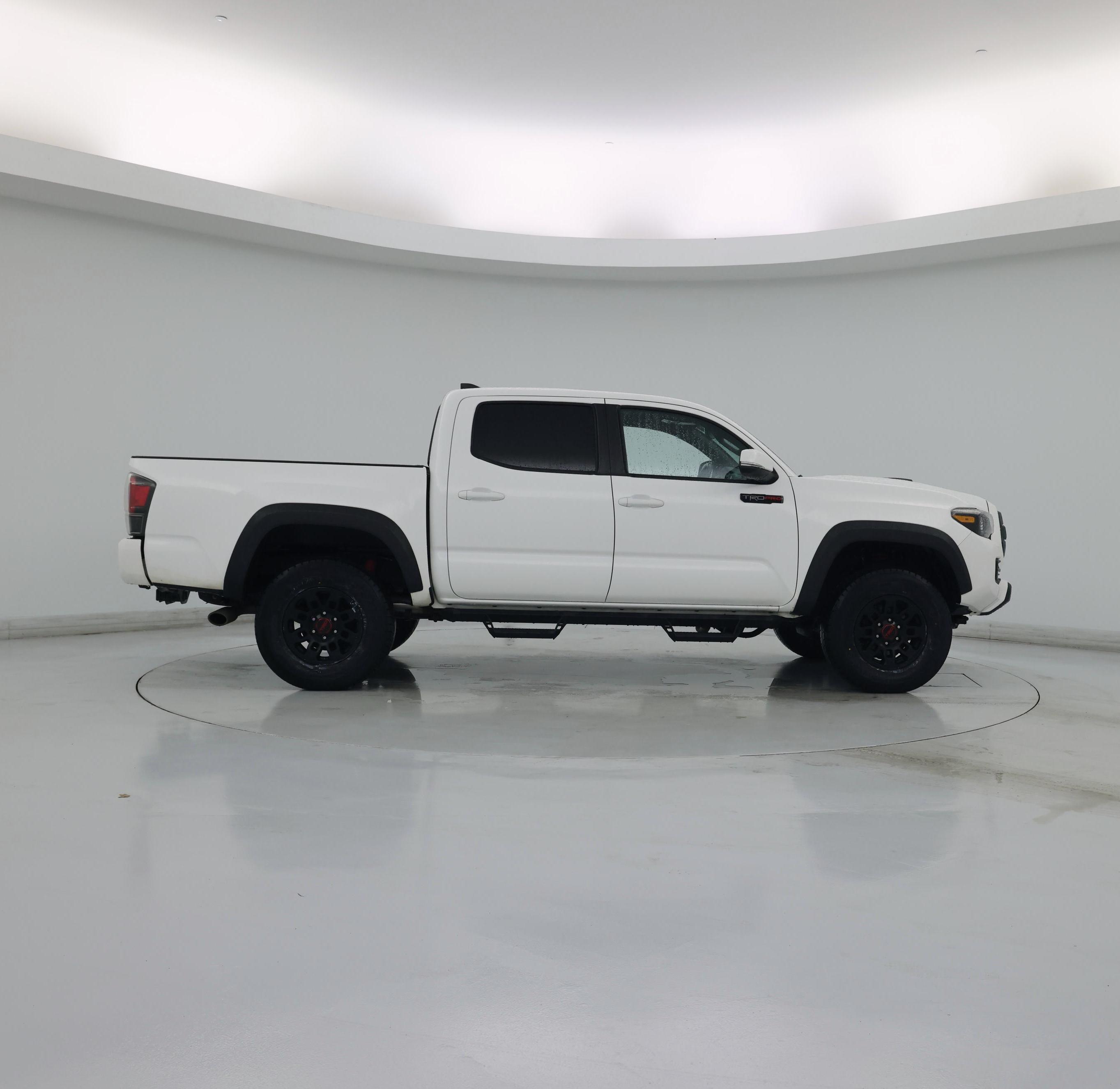 Thumbnail: 2019 Toyota Tacoma - 7