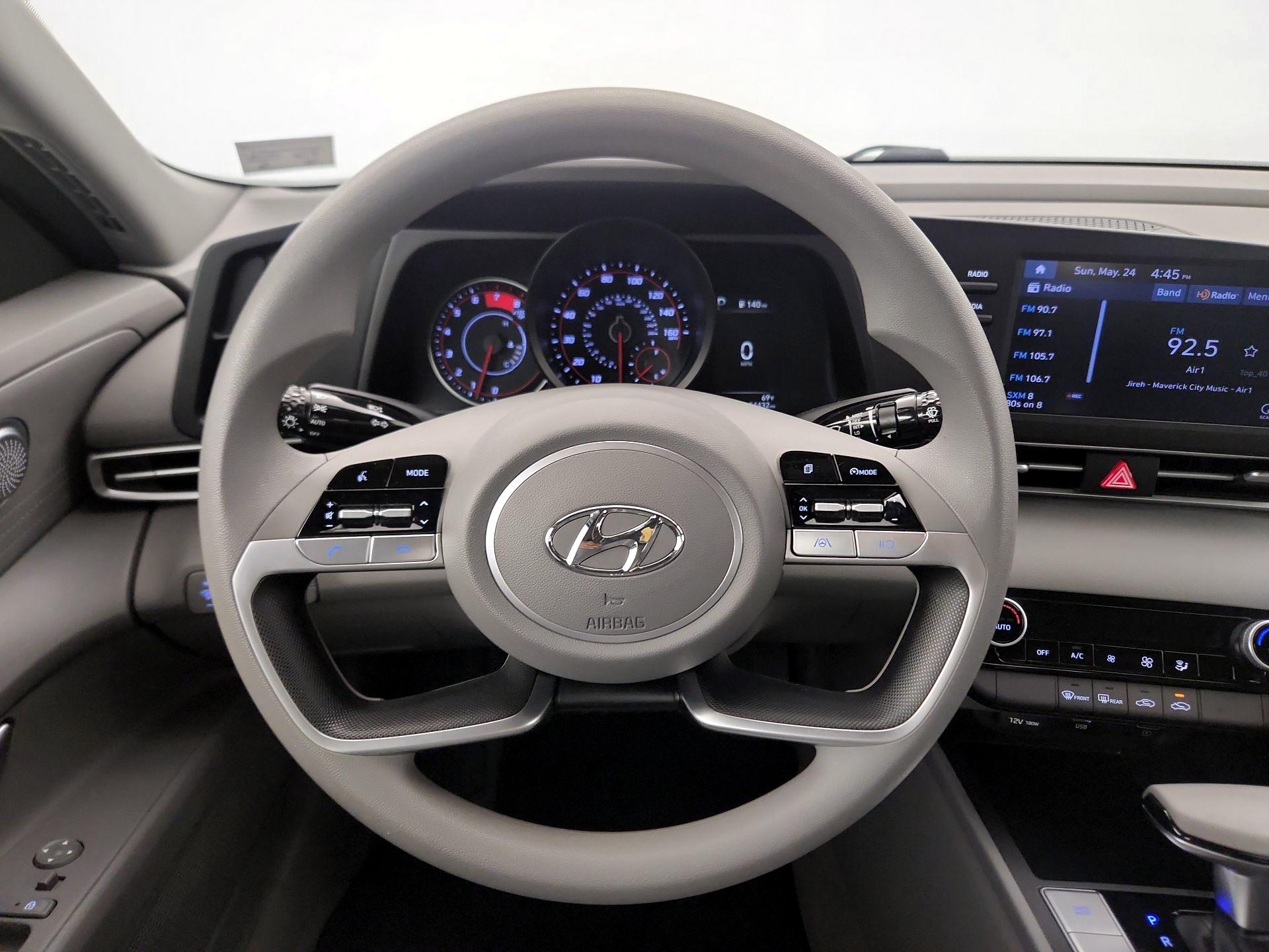 Thumbnail: 2023 Hyundai Elantra - 10