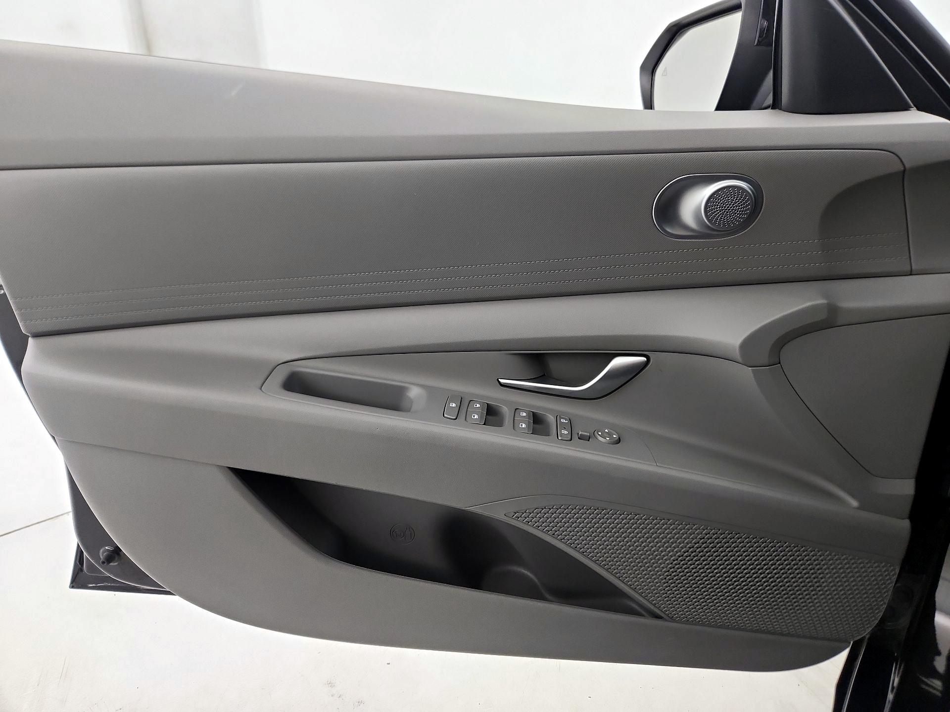 Thumbnail: 2023 Hyundai Elantra - 12