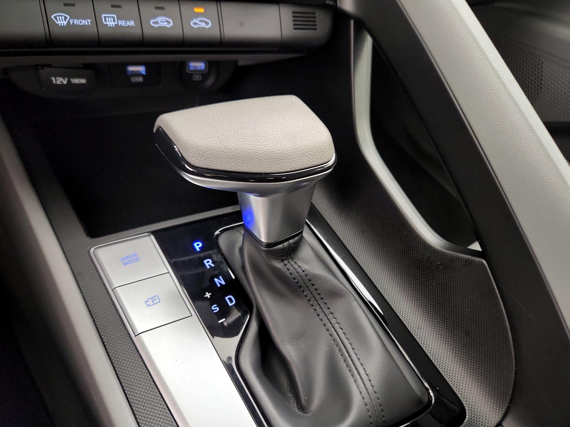 Thumbnail: 2023 Hyundai Elantra - 17