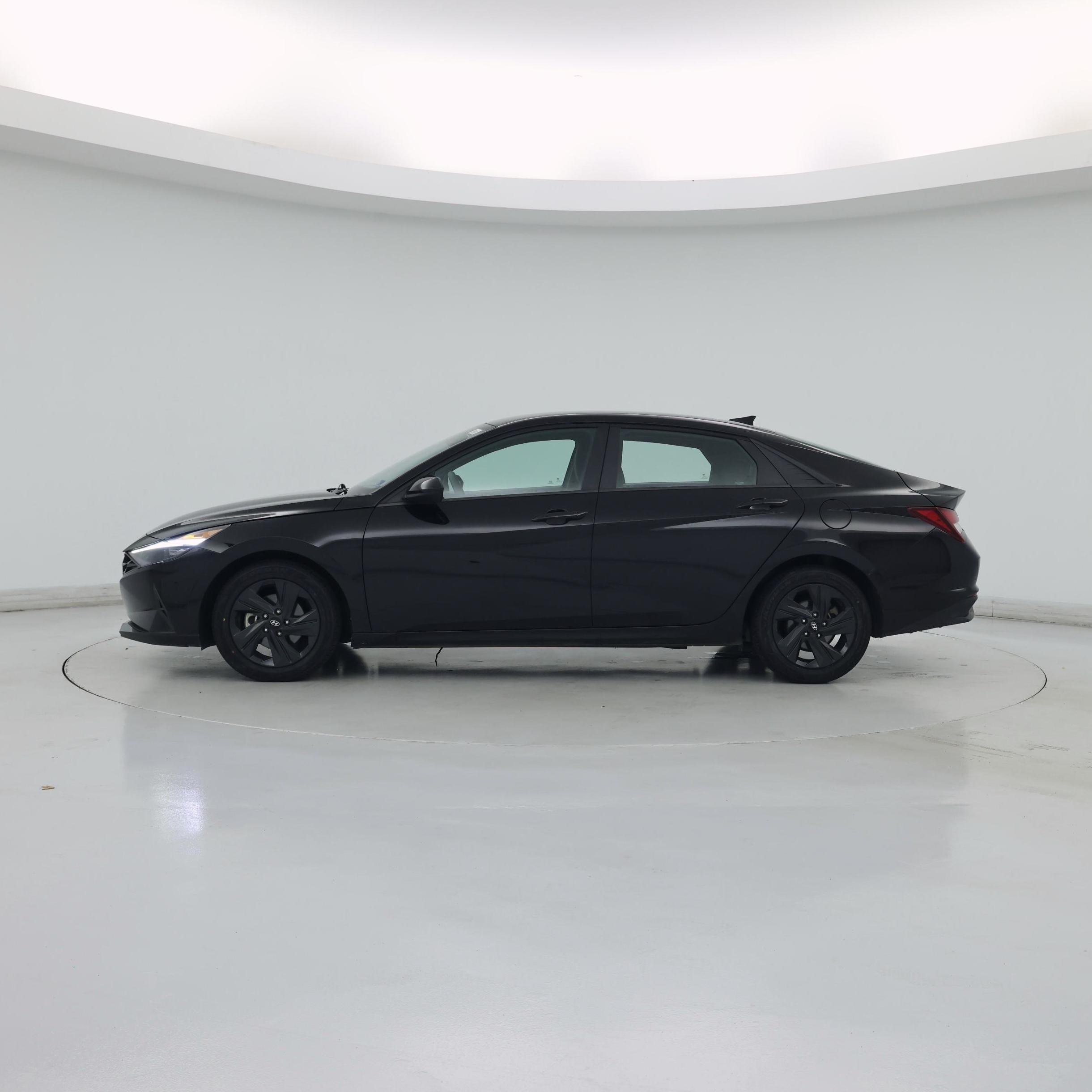 Thumbnail: 2023 Hyundai Elantra - 3
