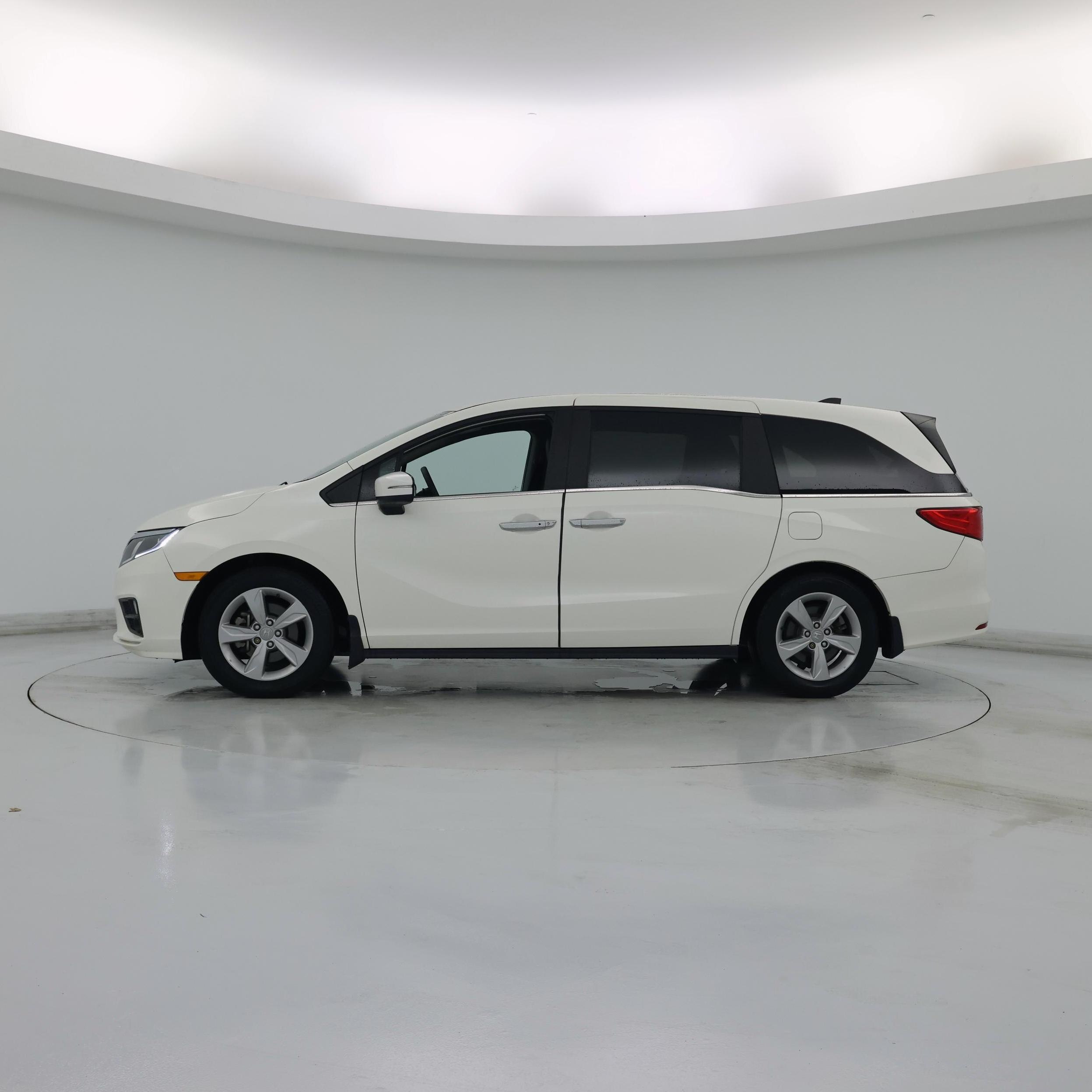 Thumbnail: 2019 Honda Odyssey - 3