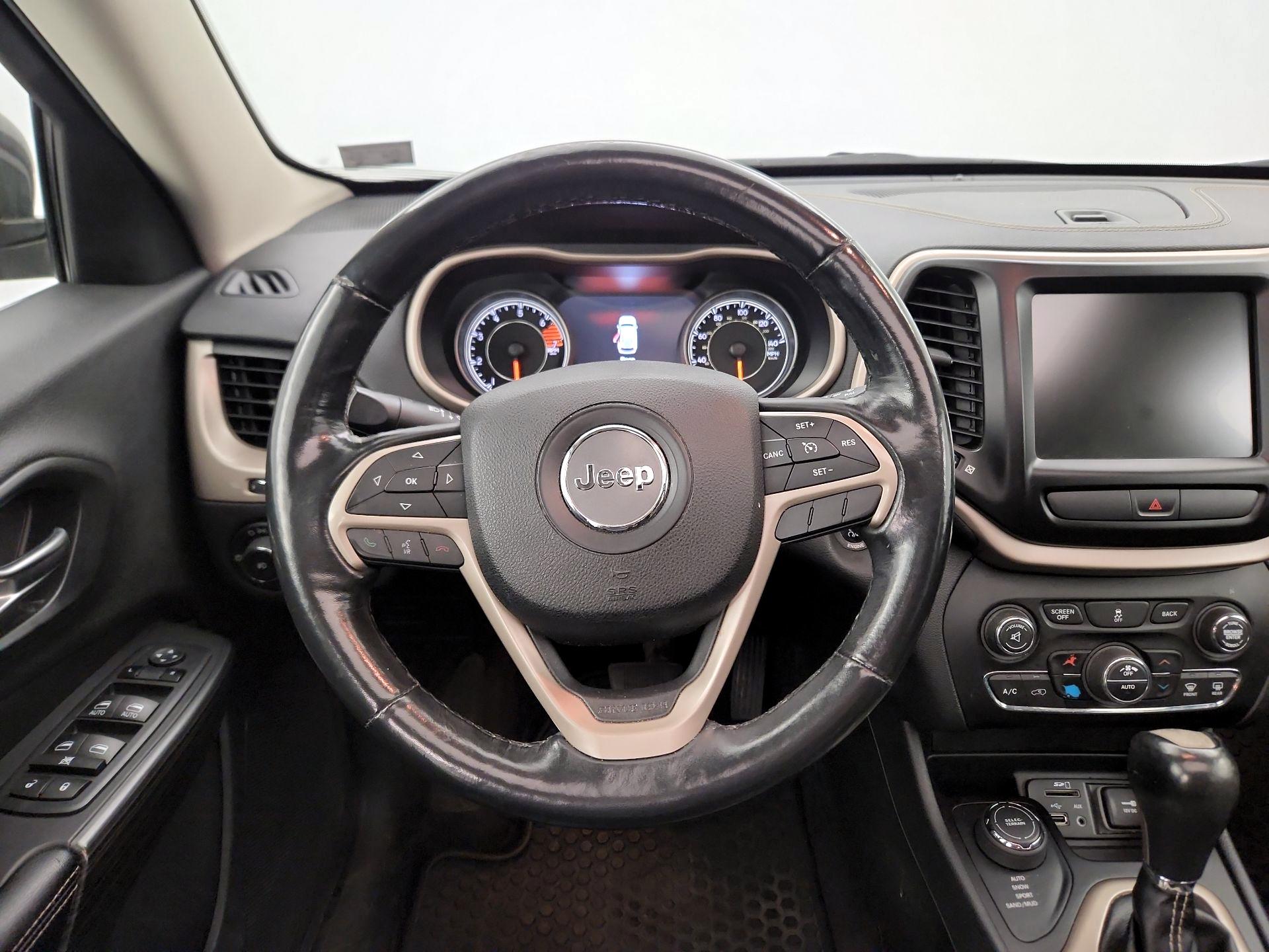 Thumbnail: 2016 Jeep Cherokee - 10